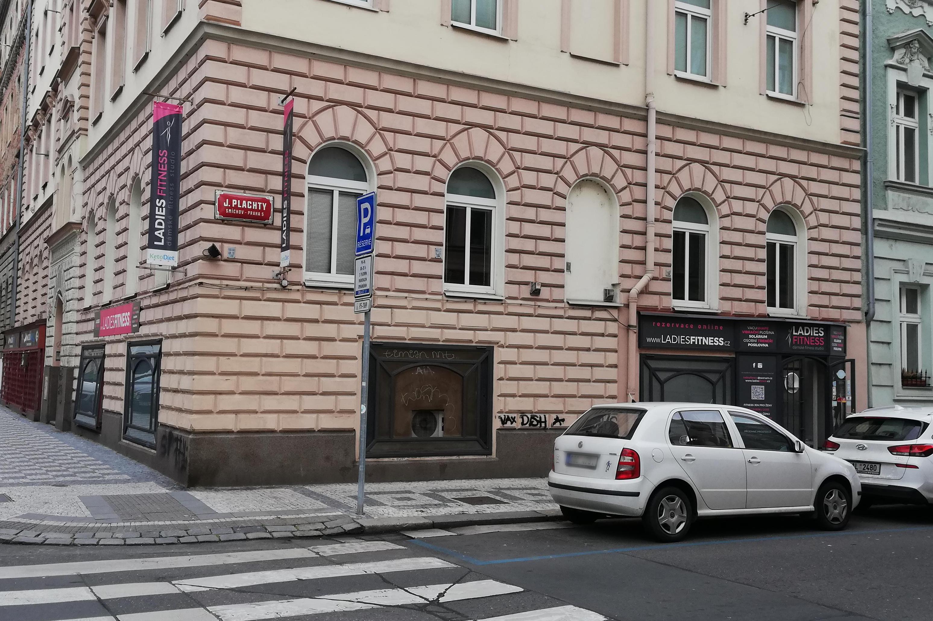 Ladies Fitness - dámské fitness studio