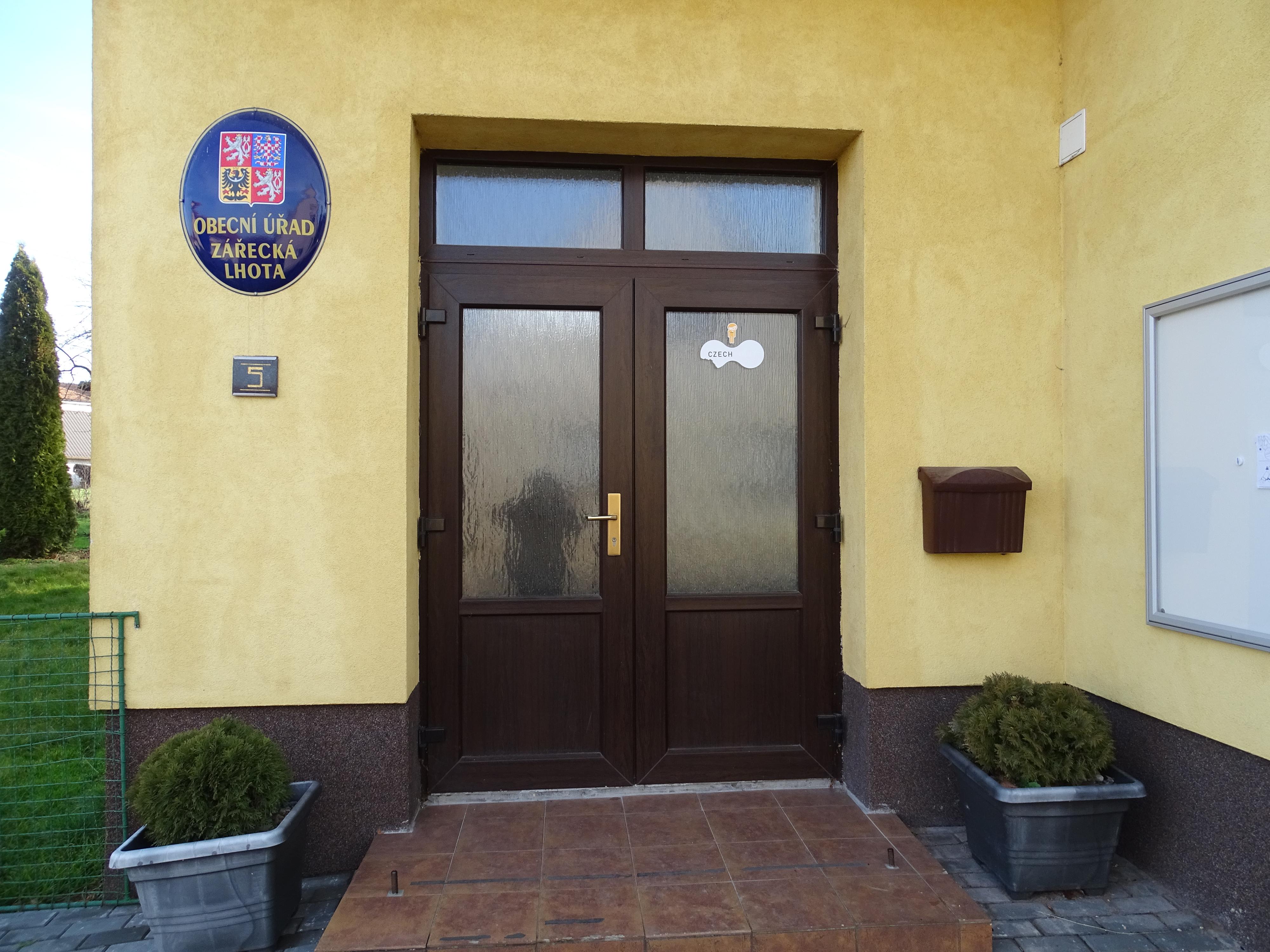 Zářecká Lhota - obecní úřad foto 2