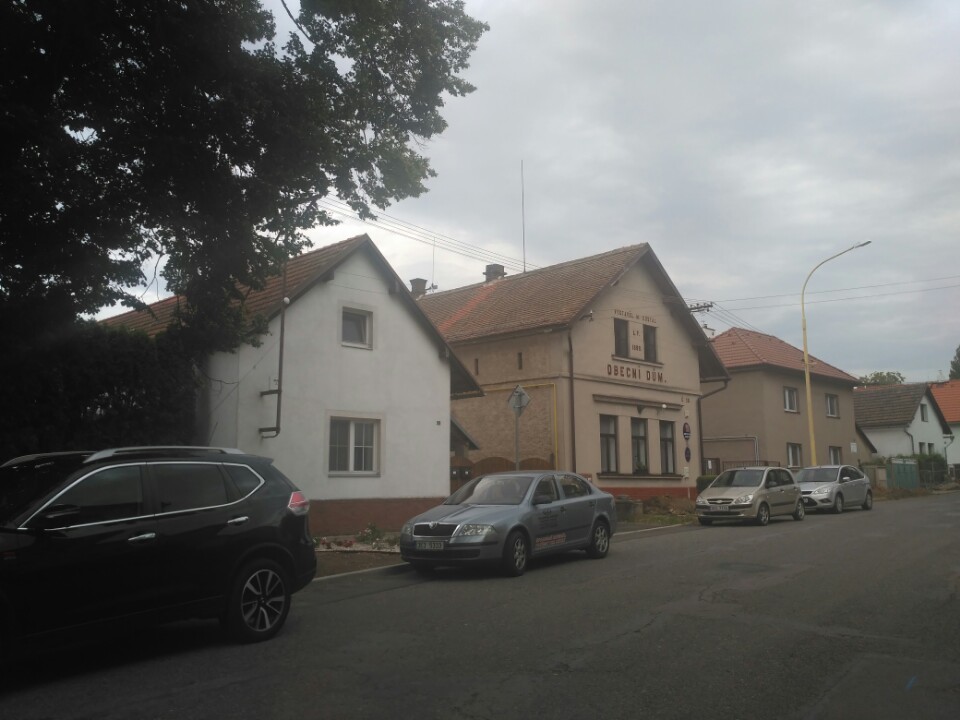 Úhřetice - obecní úřad foto 2
