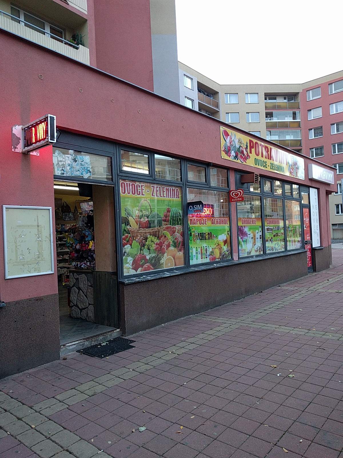 Večerka Voskovcova 24 foto 2