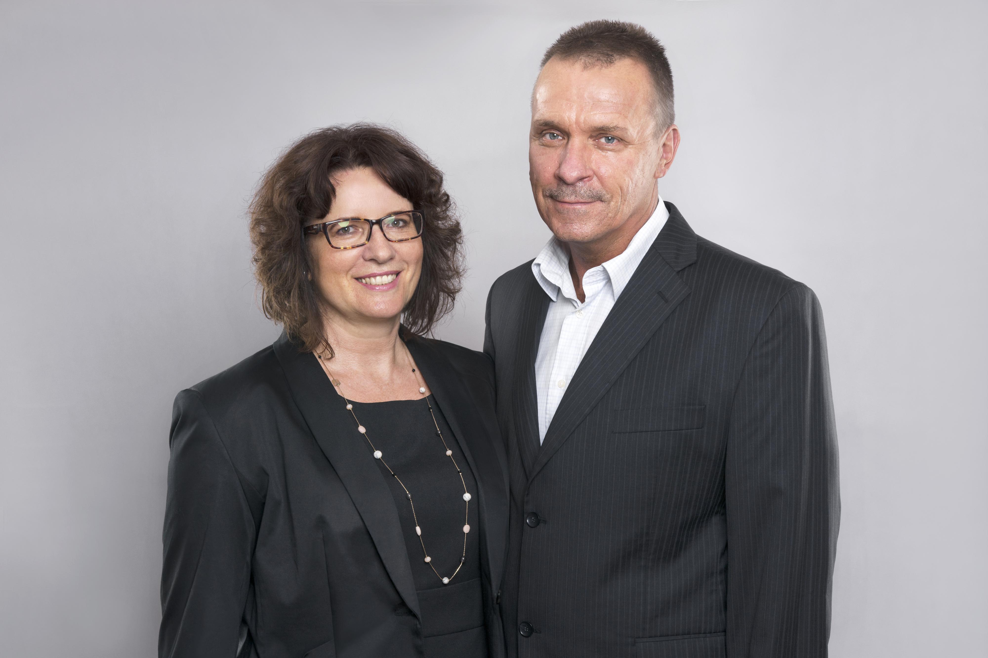 Radka a Jan Dostálovi - REALITNÍ A ZNALECKÁ KANCELÁŘ