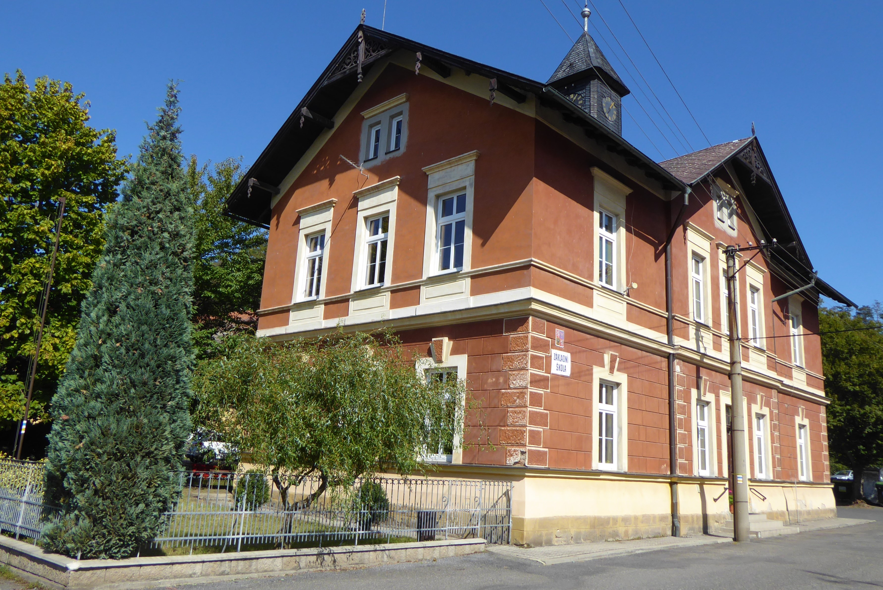 ZŠ a MŠ Želízy, okres Mělník