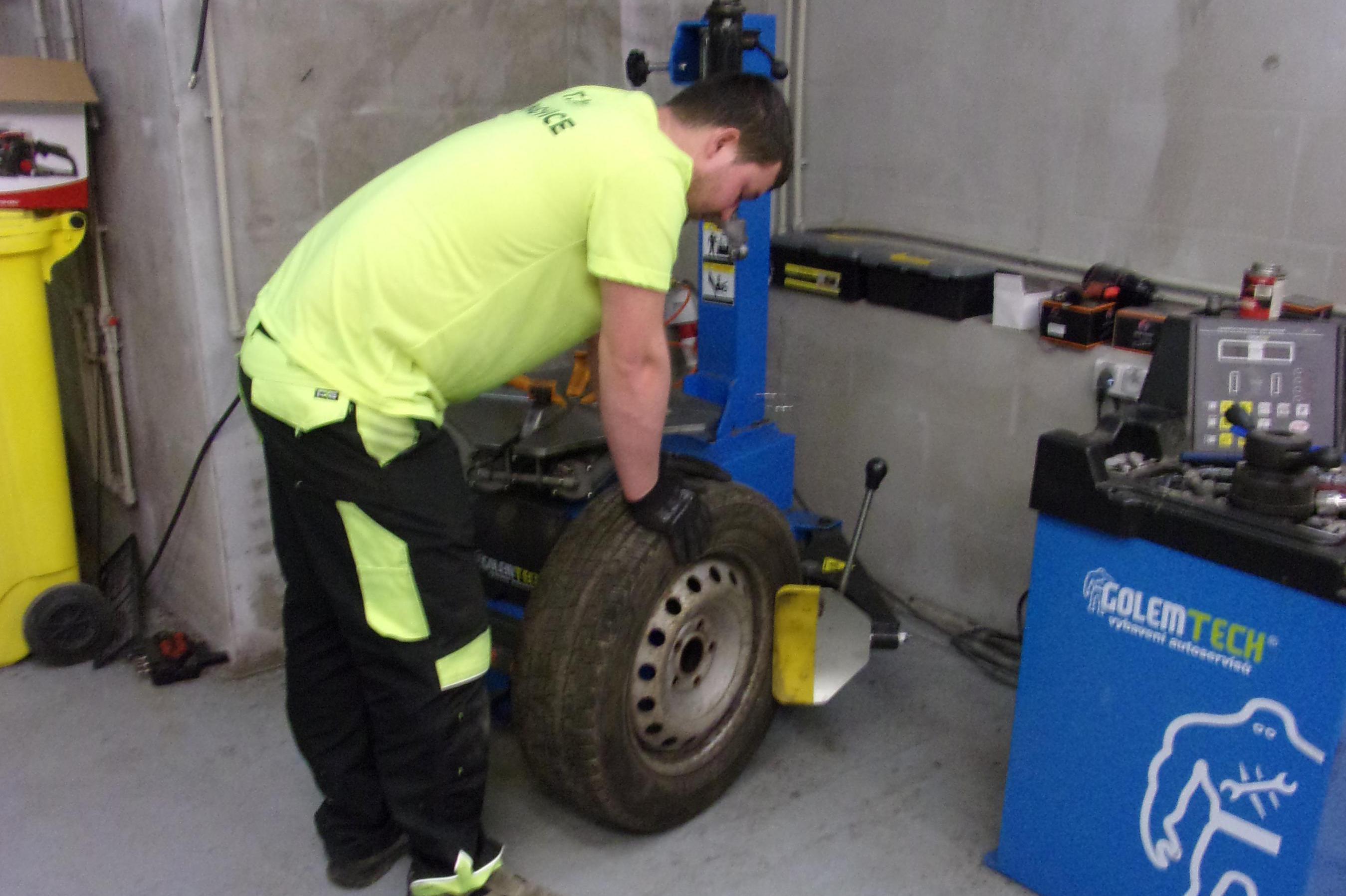 T.K.S.ku s.r.o. - Pneuservis