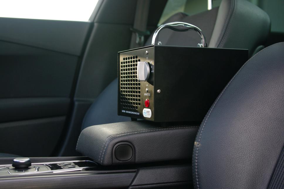 Dezinfekce vozidla proti zápachu ozónem