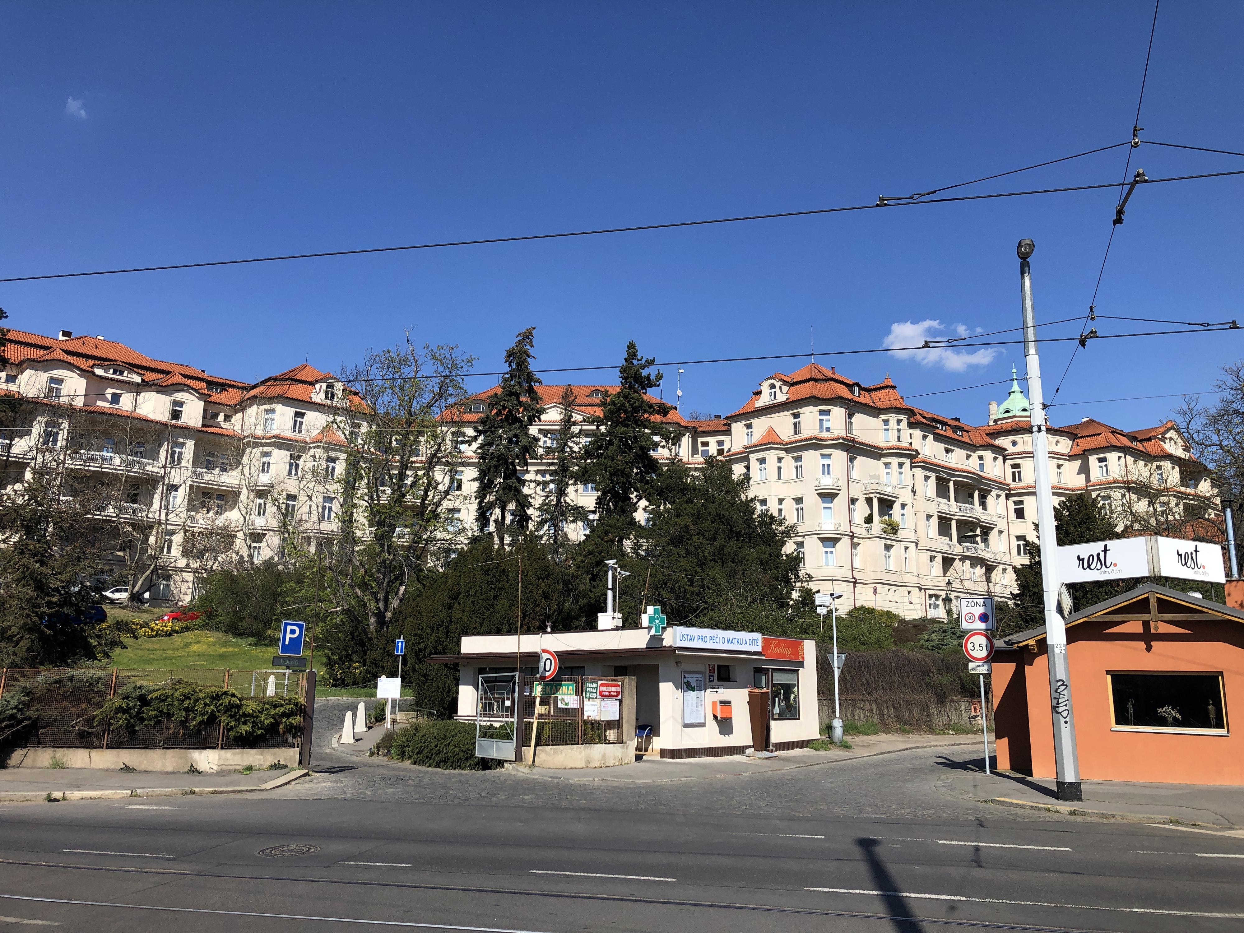 Ústav pro péči o matku a dítě foto 3