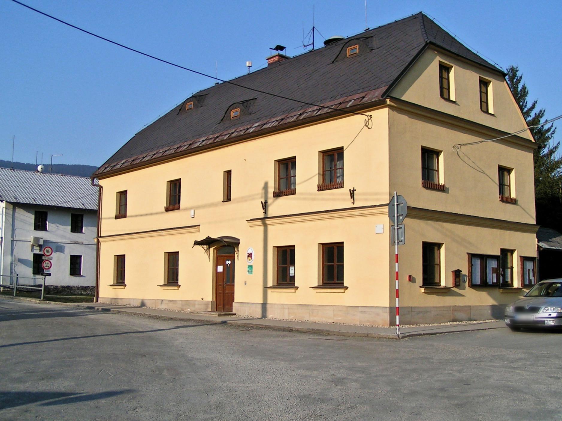 Vernířovice - obecní úřad foto 5