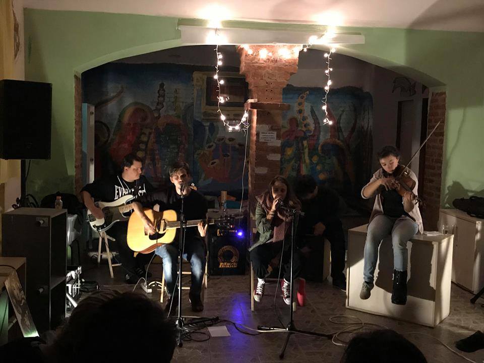 Neobyčejná klubovna foto 3