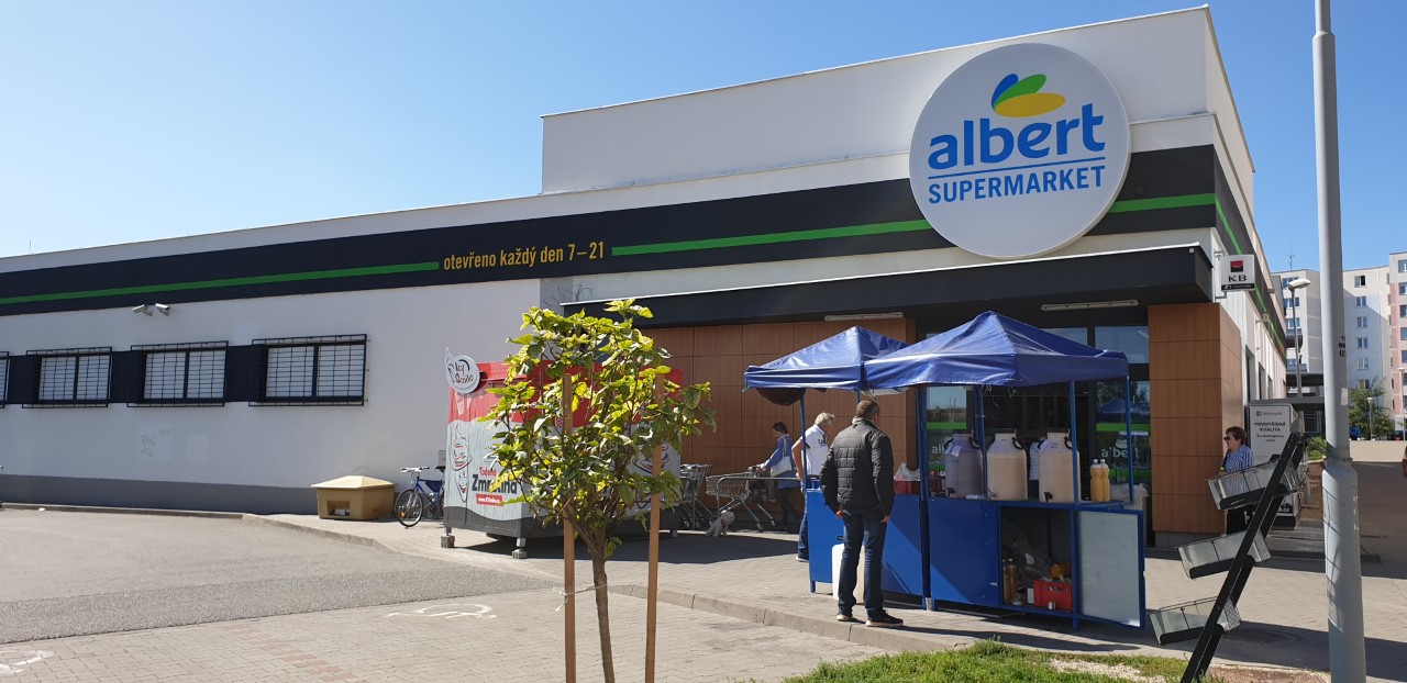 Albert Menes  Supermarket Italy