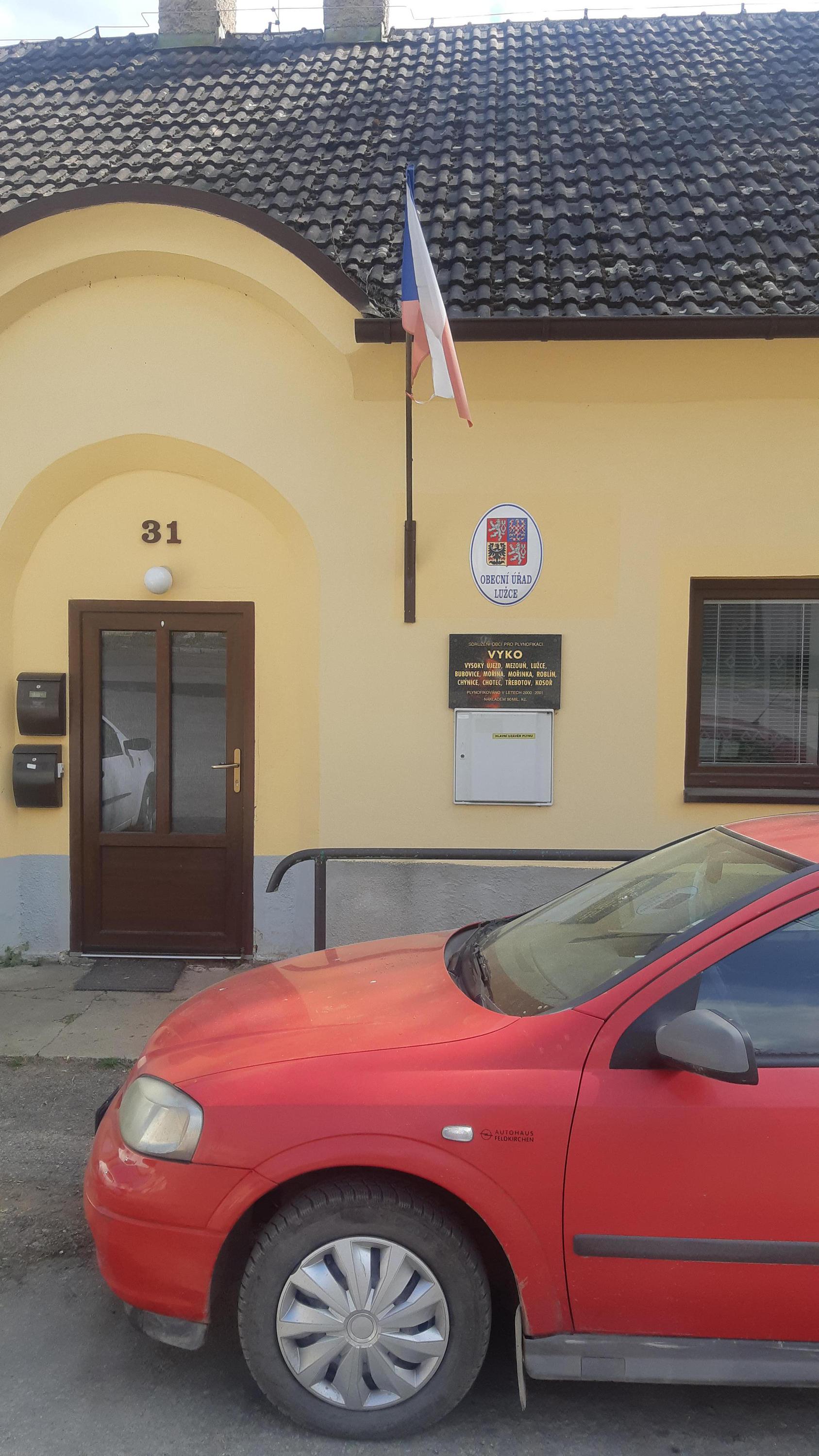 Lužce - obecní úřad foto 2