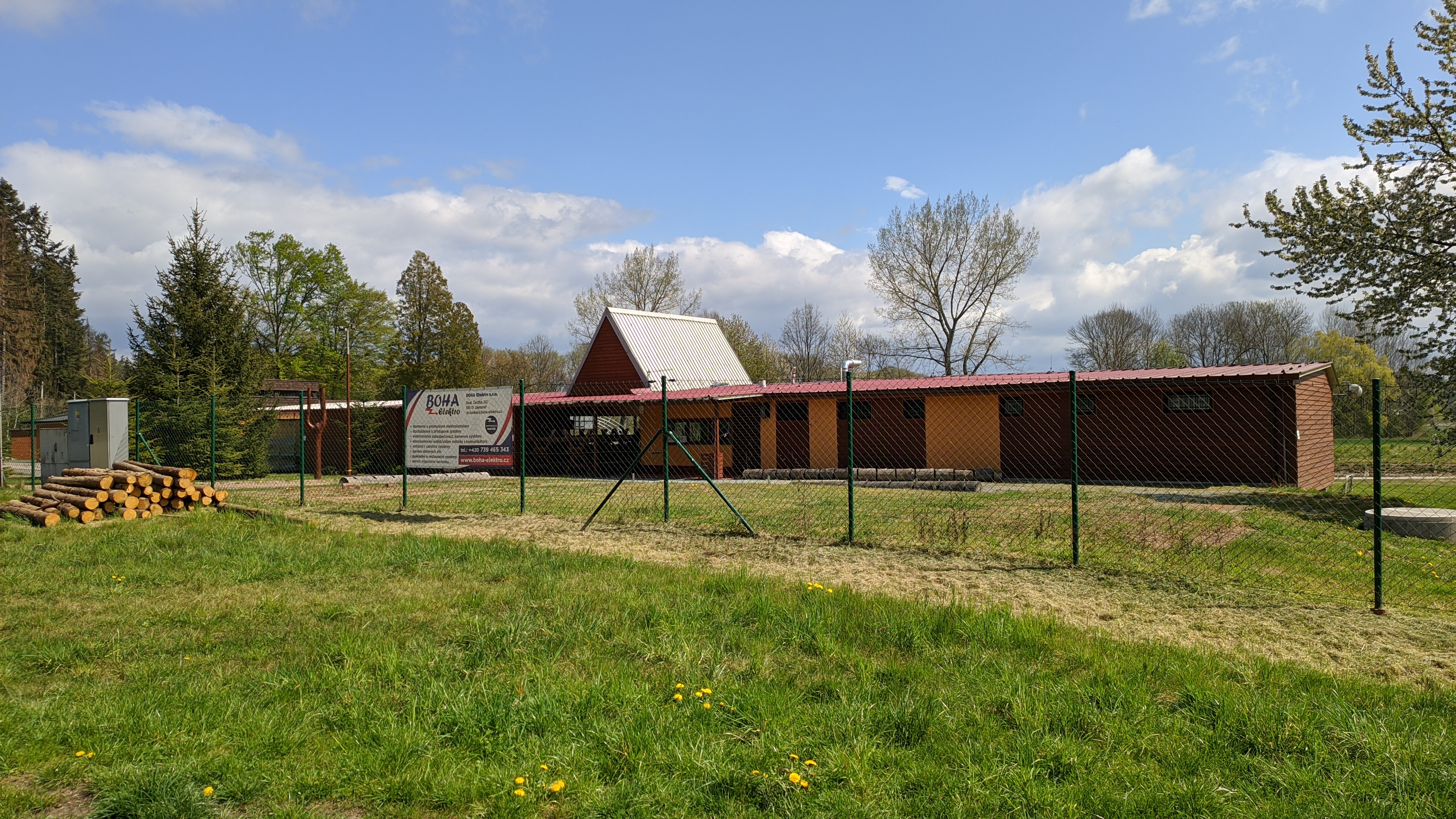 Restaurace Říční a sluneční lázně Na Úpě foto 6