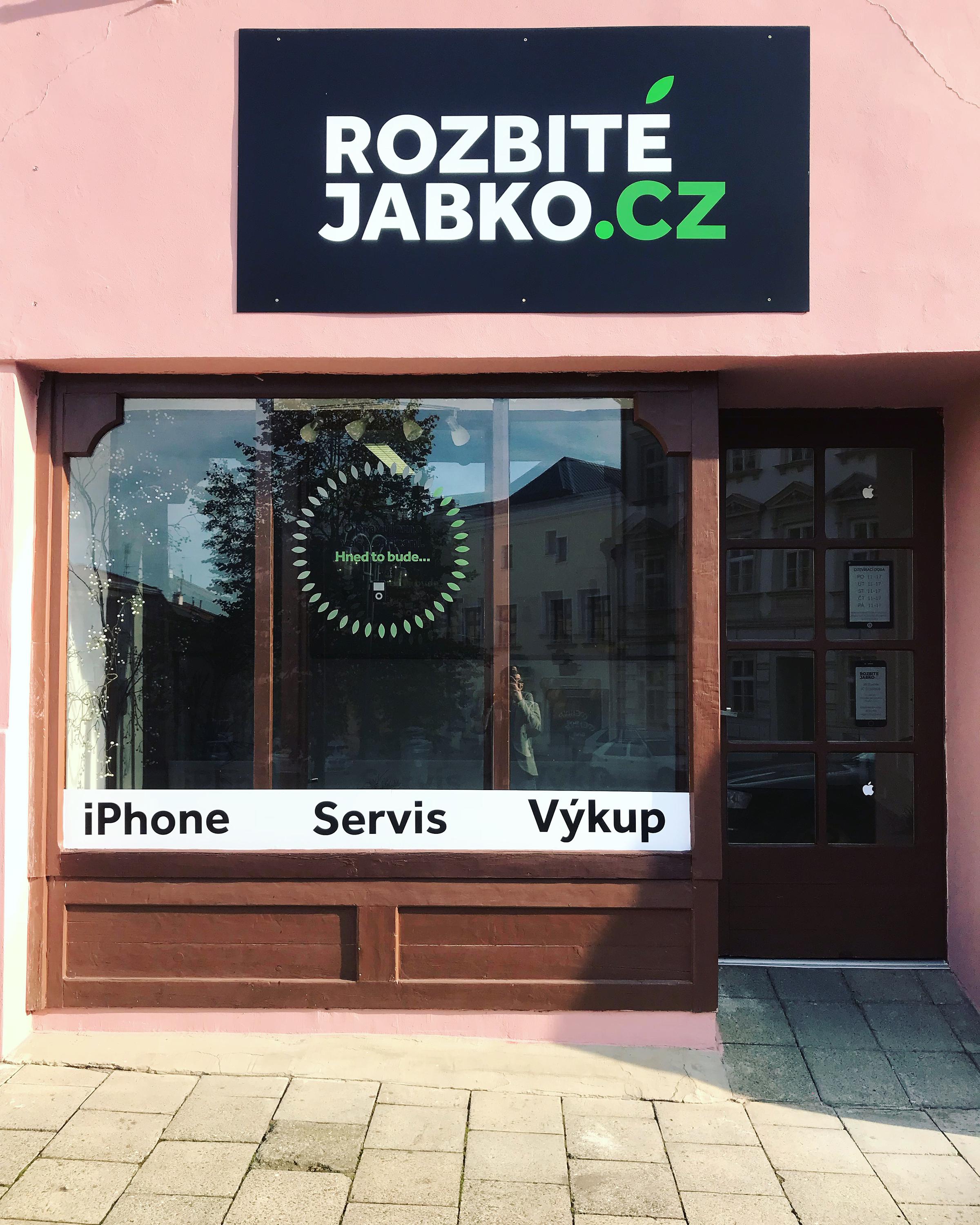 Rozbité Jabko foto 2