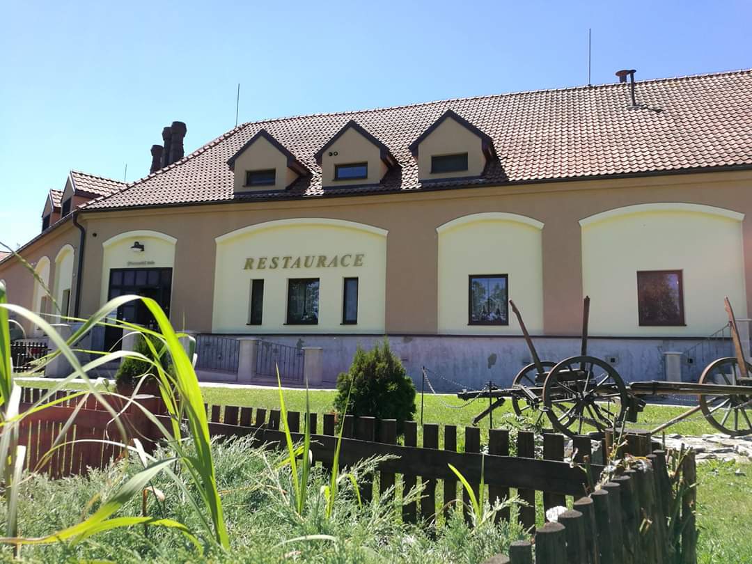 Pivovarský dvůr Chýně - Restaurace