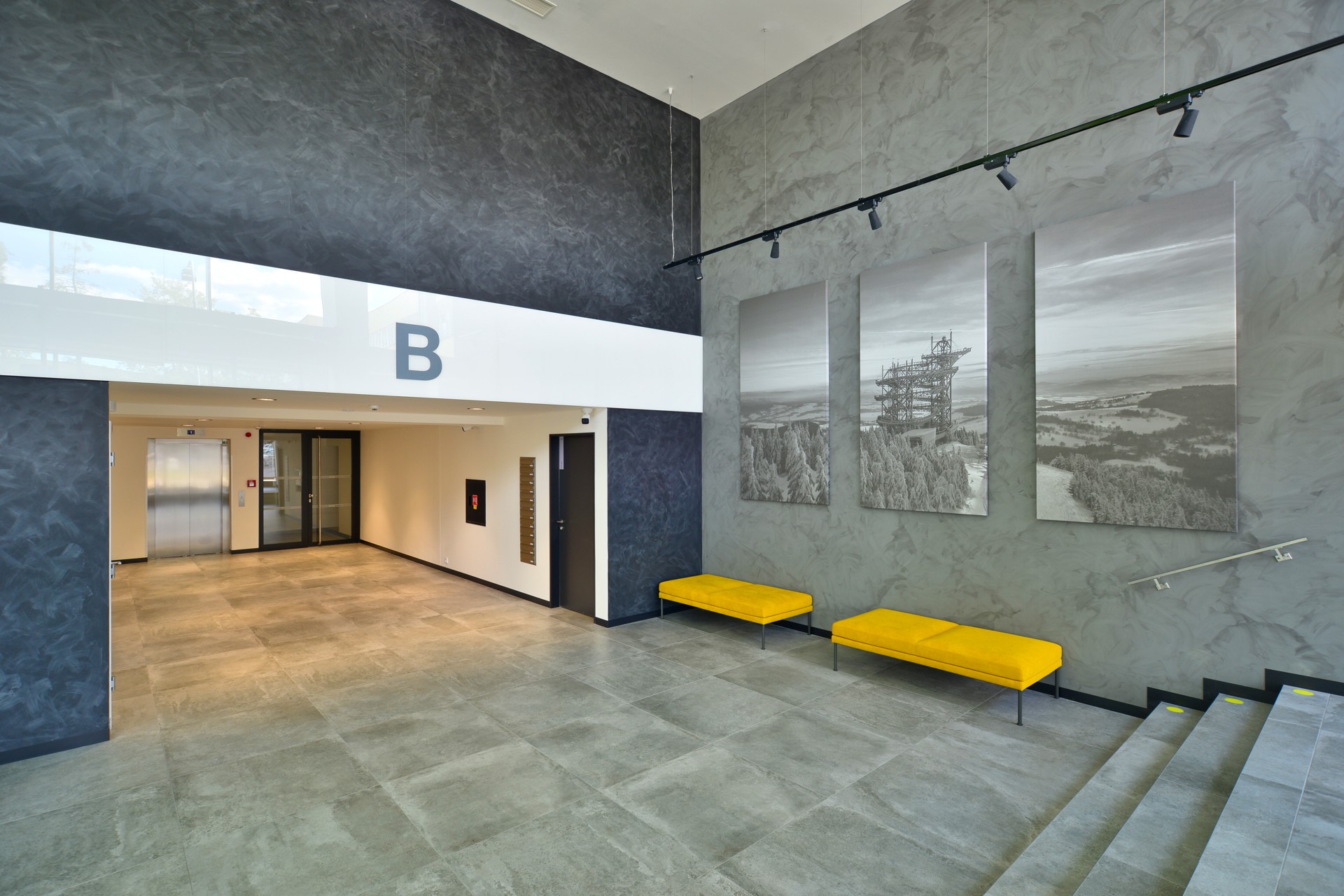 Babák Office foto 5