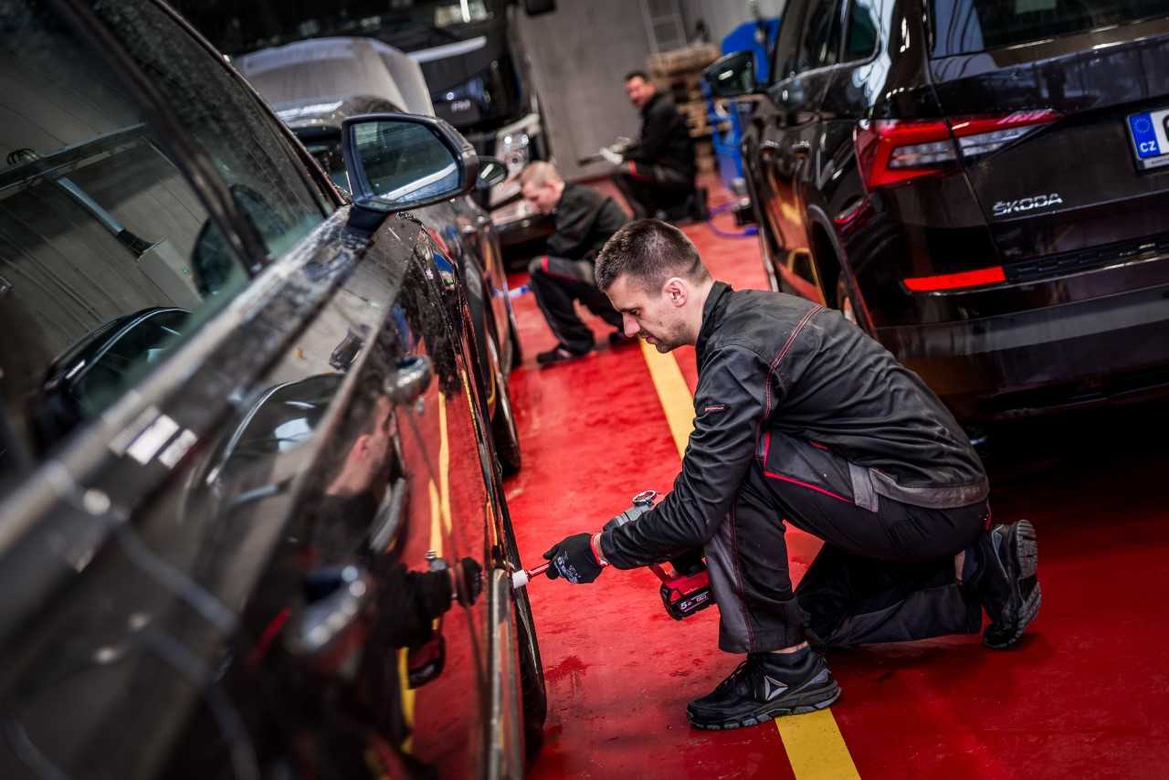 Mertlík.eu - profesionální osobní a nákladní servis foto 5