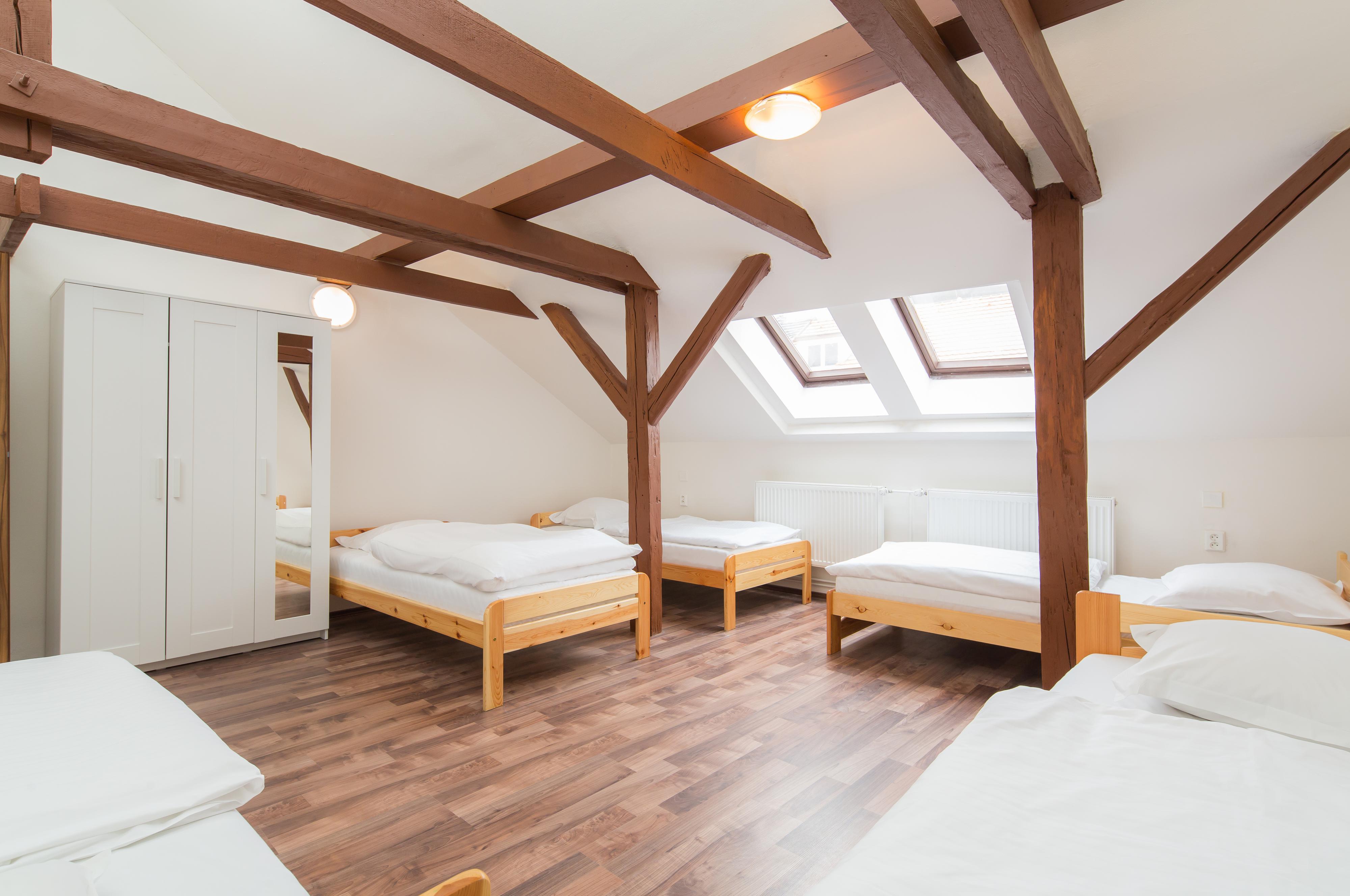 Easy Housing Hostel
