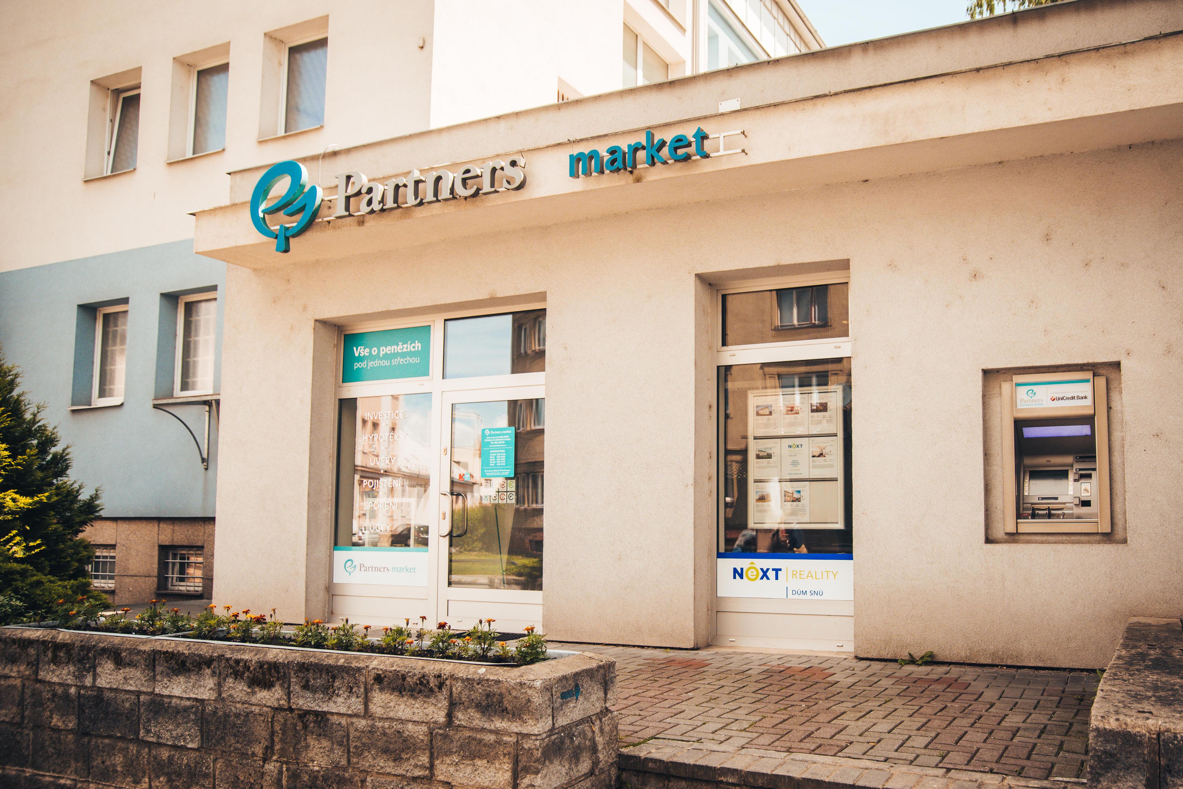 Mgr. Veronika Chládková, Dům snů - realitní makléř