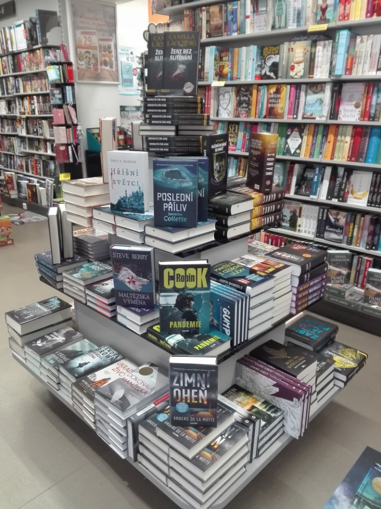Knihkupectví Beta Dobrovský foto 3