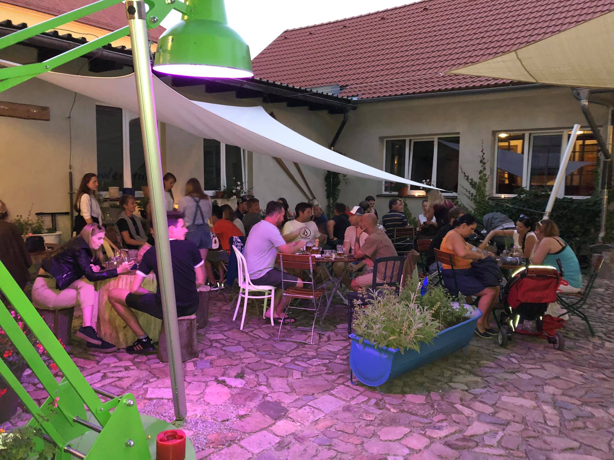 Travel cafe Písek foto 2