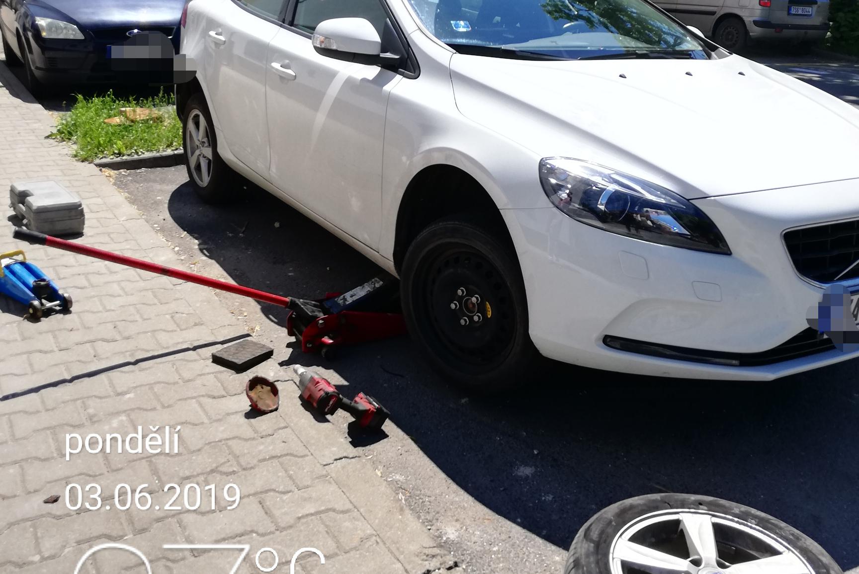 PNEUSERVIS, AUTO-KLADNO