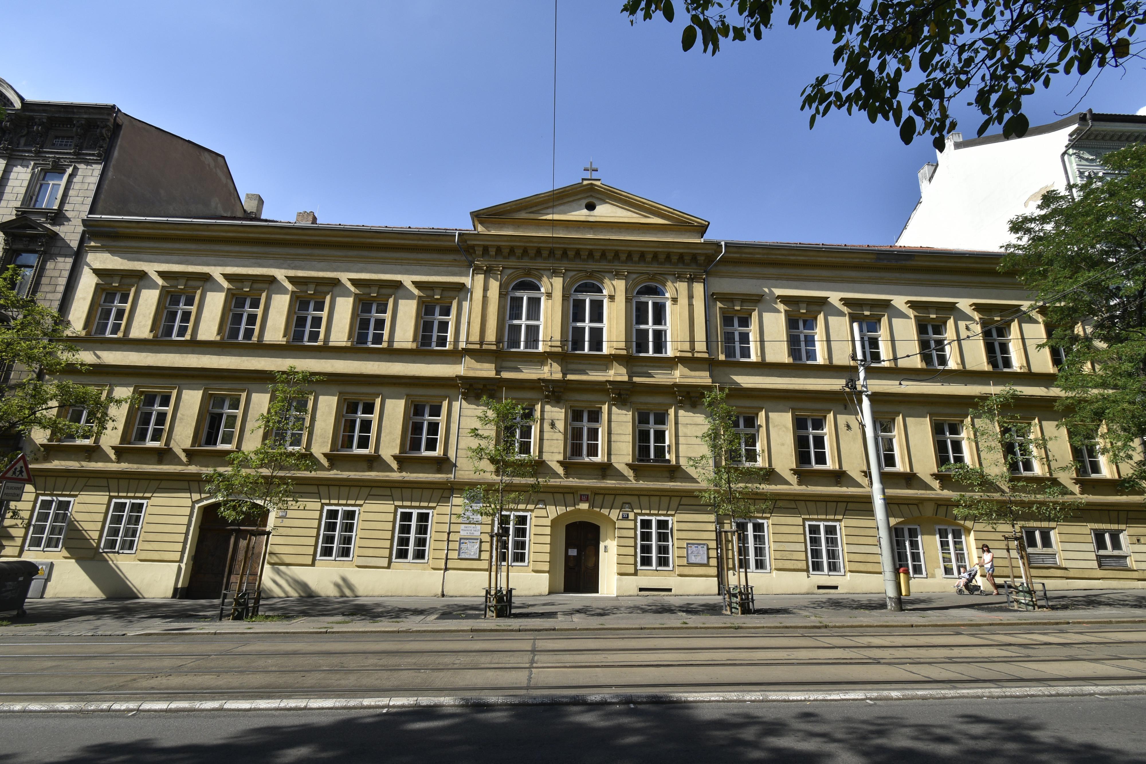 Vyšší odborná škola zdravotnická Suverénního řádu maltézských rytířů foto 2