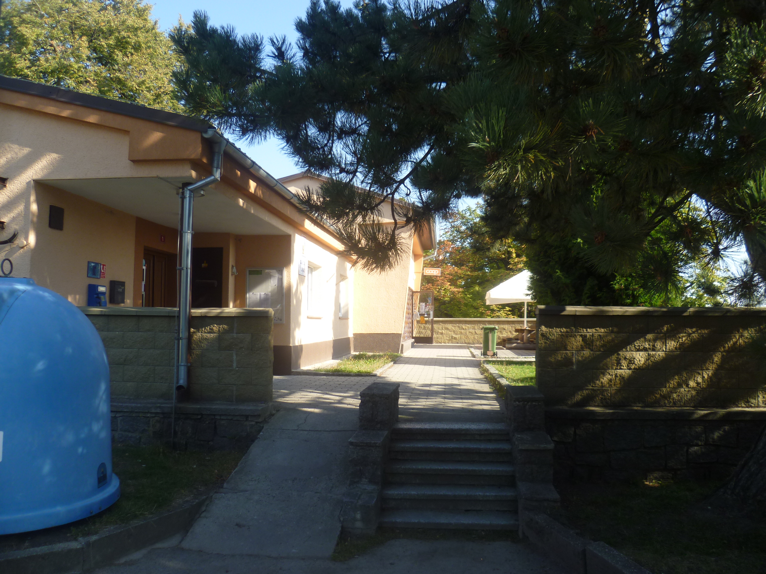 Tis u Blatna - obecní úřad foto 2