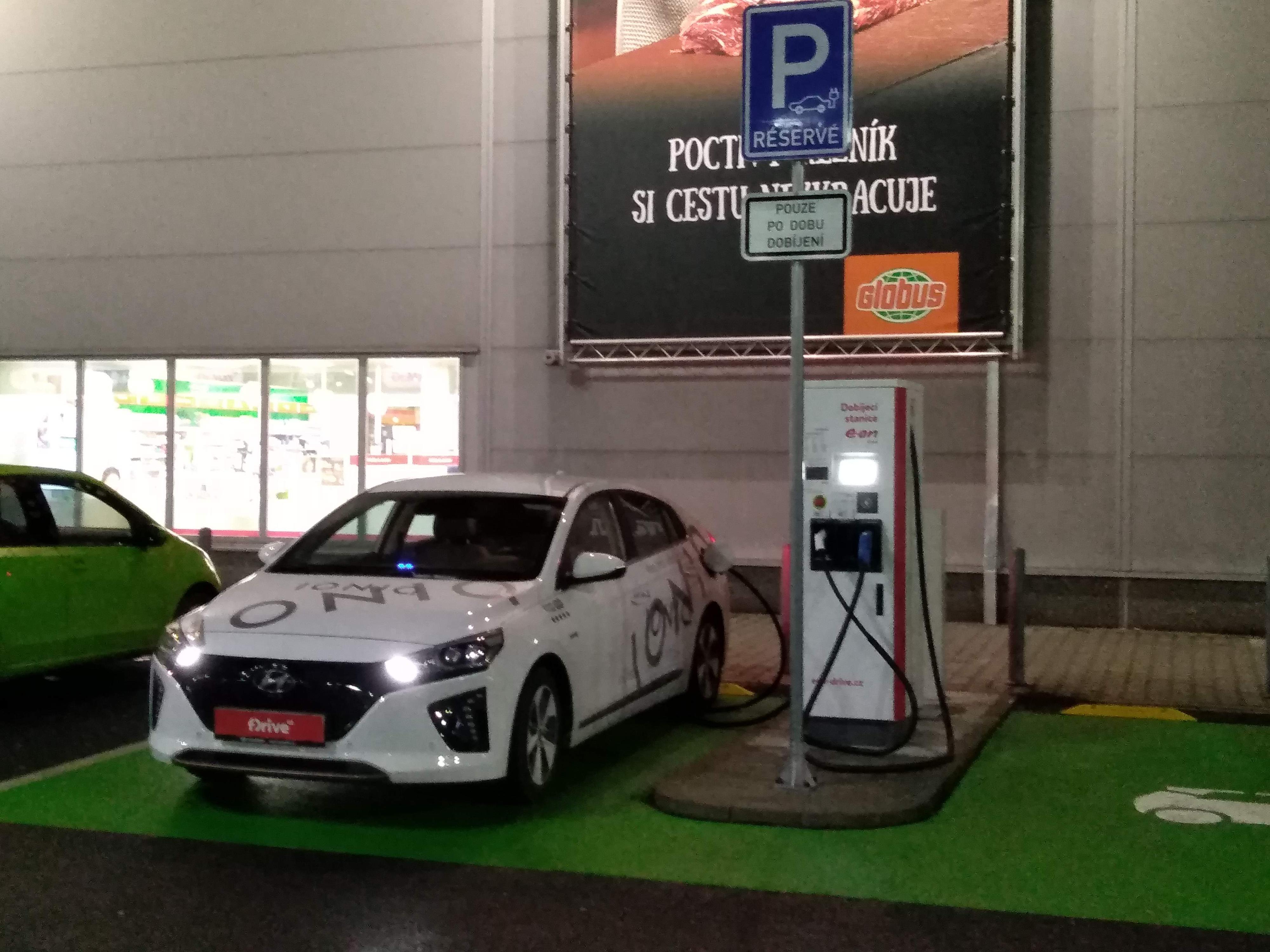 Dobíjecí stanice E.ON Drive