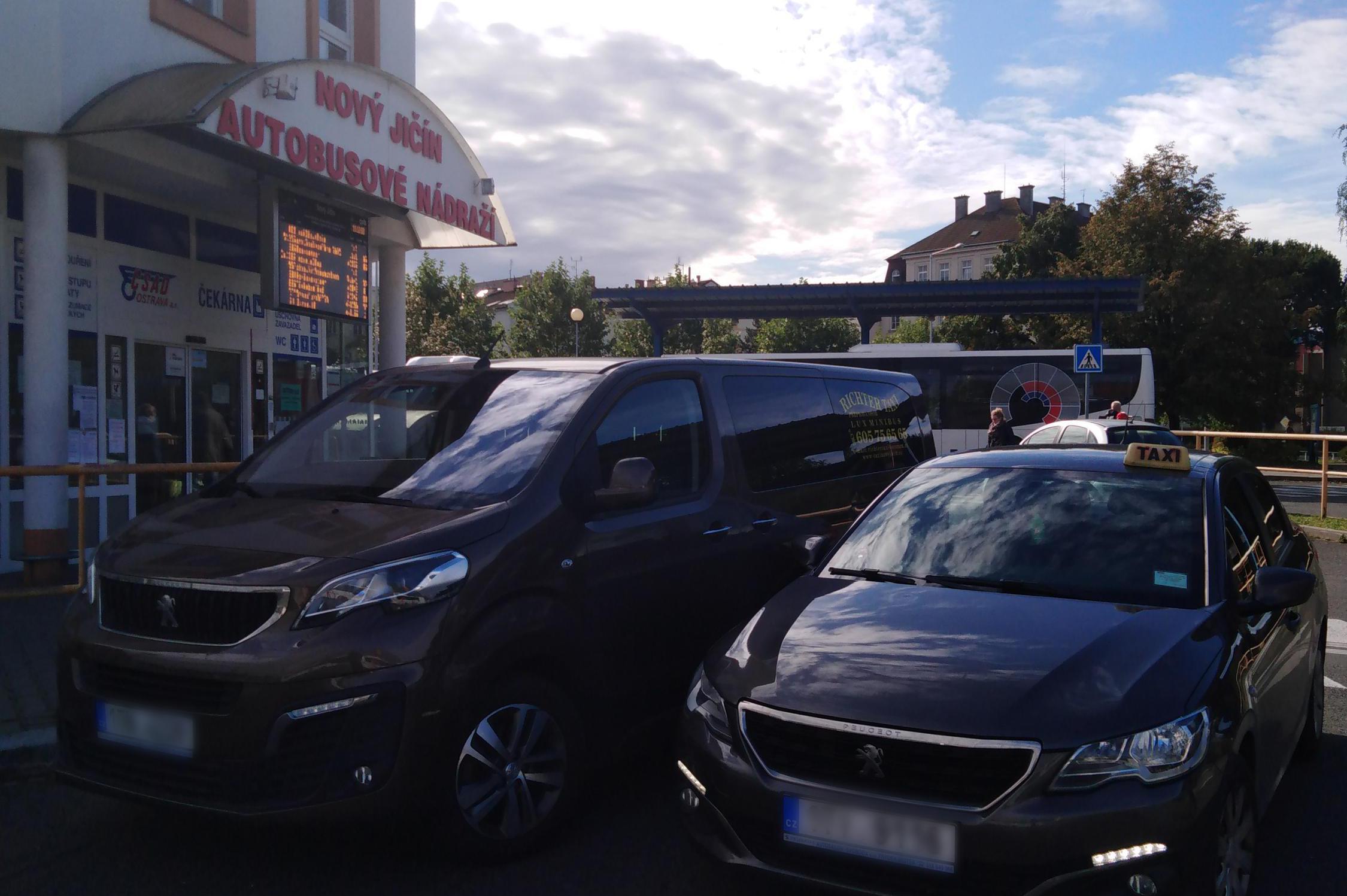 RICHTERTAXI-MINIBUSY