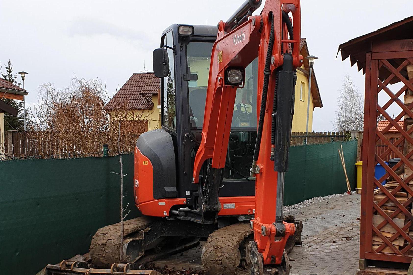 Zemní práce minibagrem David Kohn