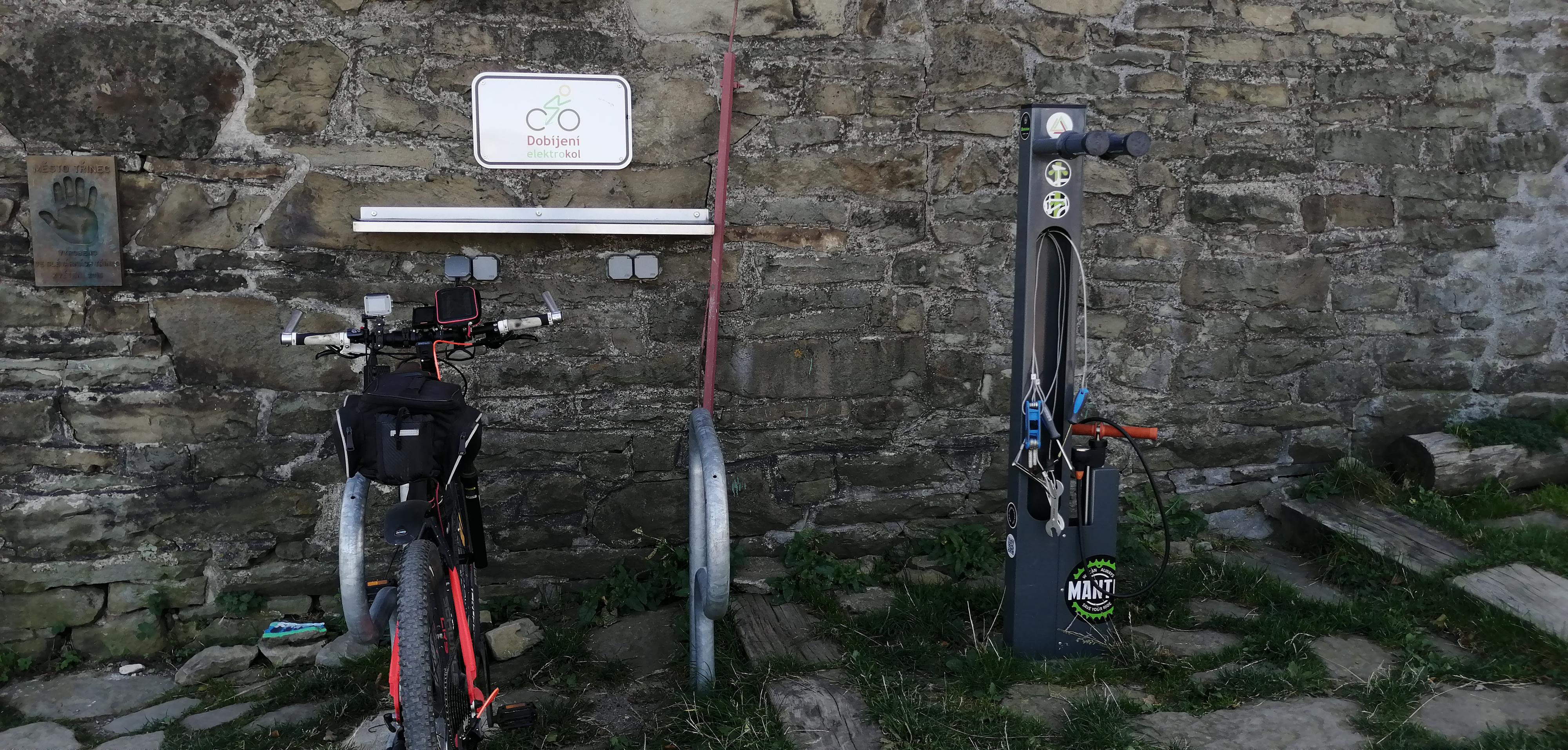 Turistická chata Javorový vrch - nabíjecí stanice