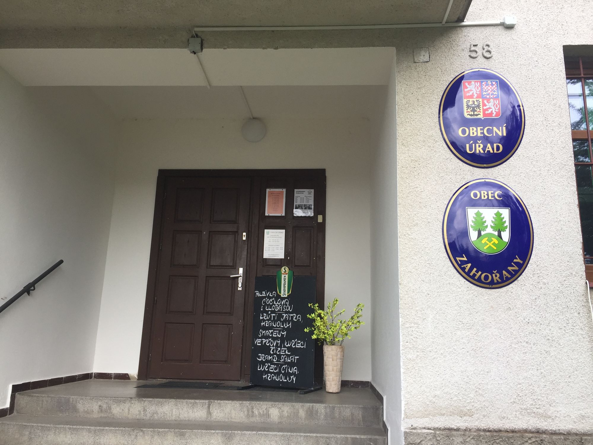 Zahořany - obecní úřad foto 2