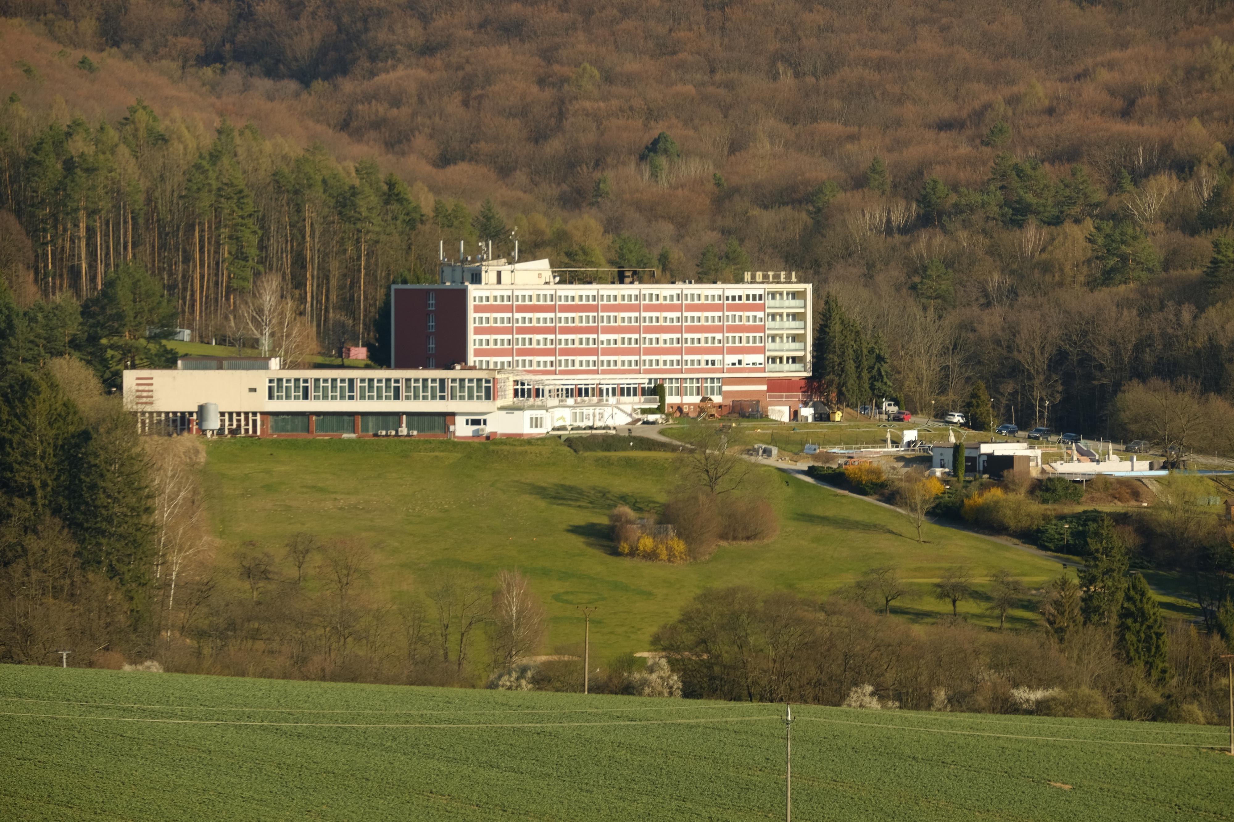 Restaurace Hotel Lázně Kostelec foto 2