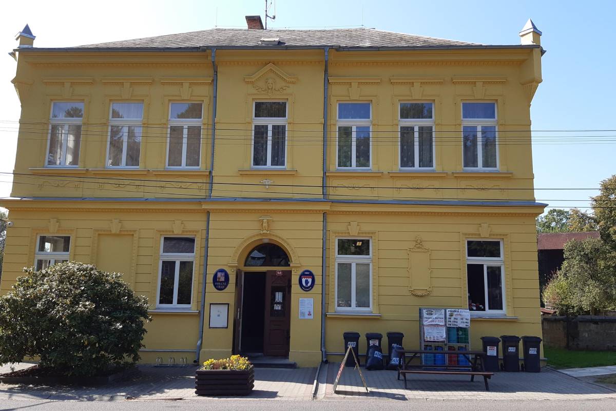 Velenice - obecní úřad foto 3