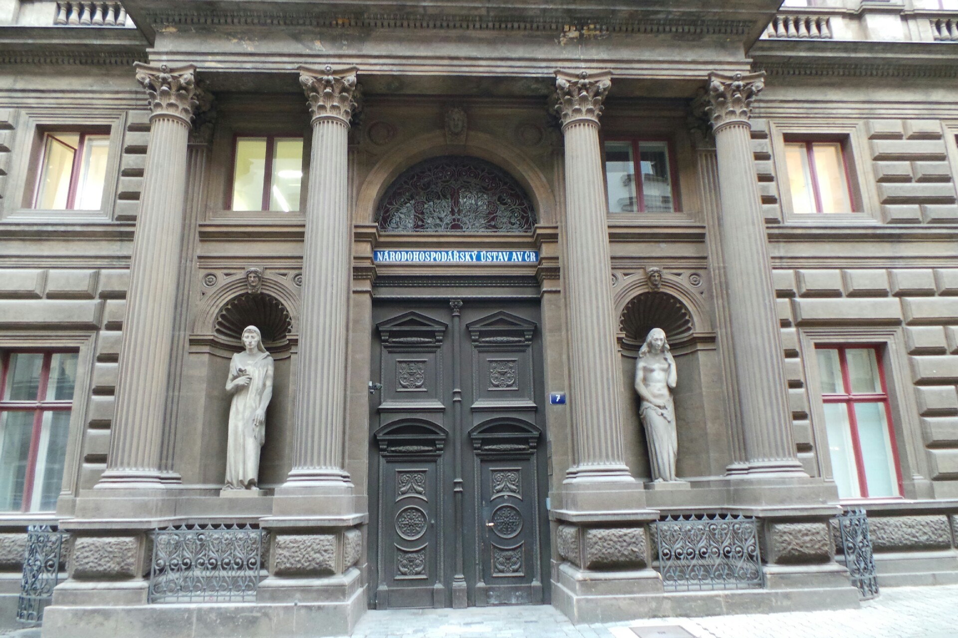 Nadace CERGE - EI foto 1