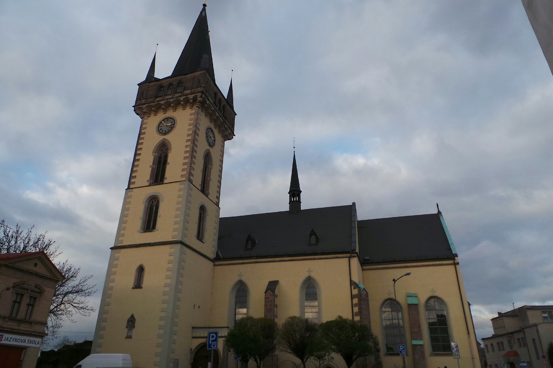 Římskokatolická farnost - děkanství Dvůr Králové nad Labem