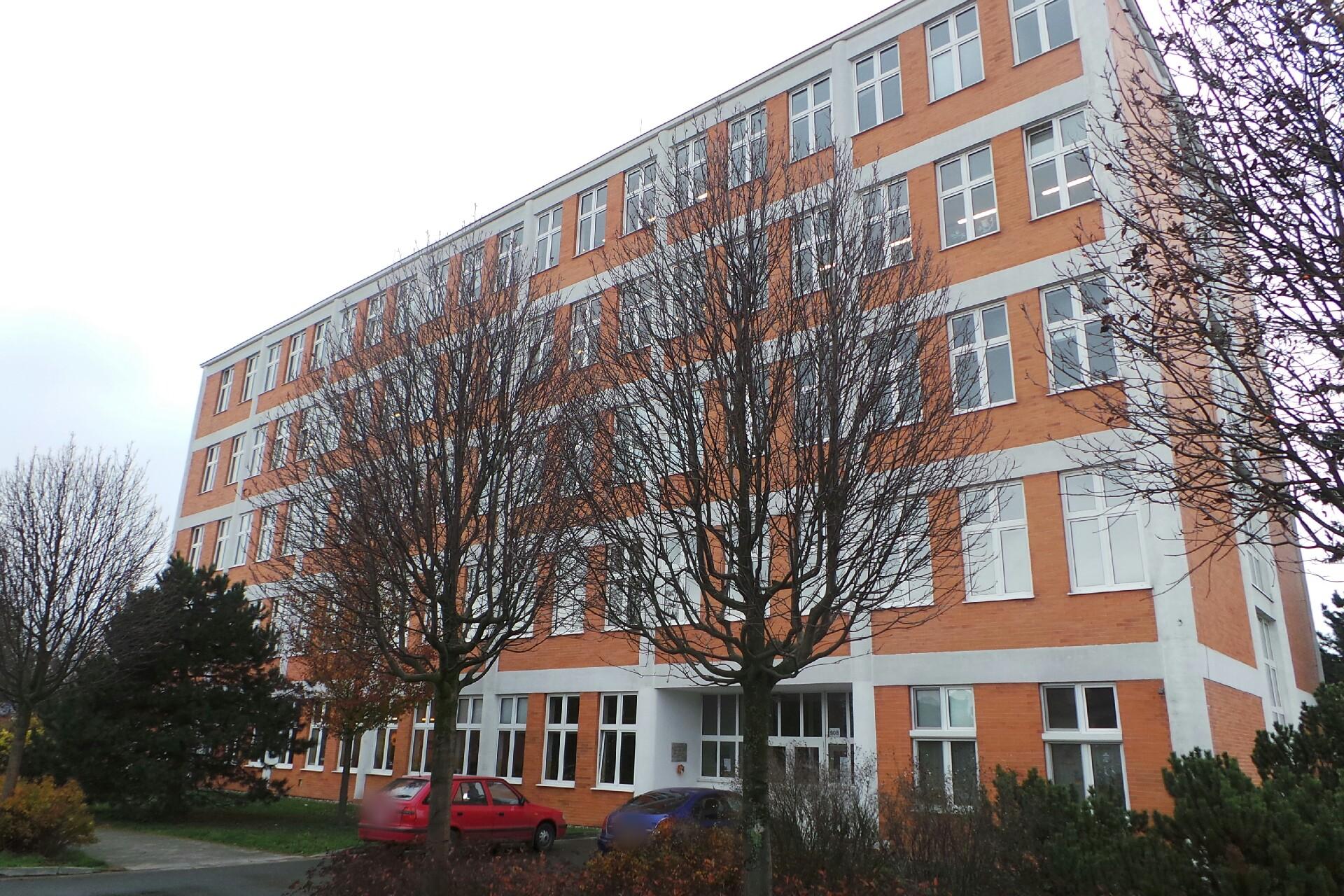 ZŠ Otrokovice, Mánesova