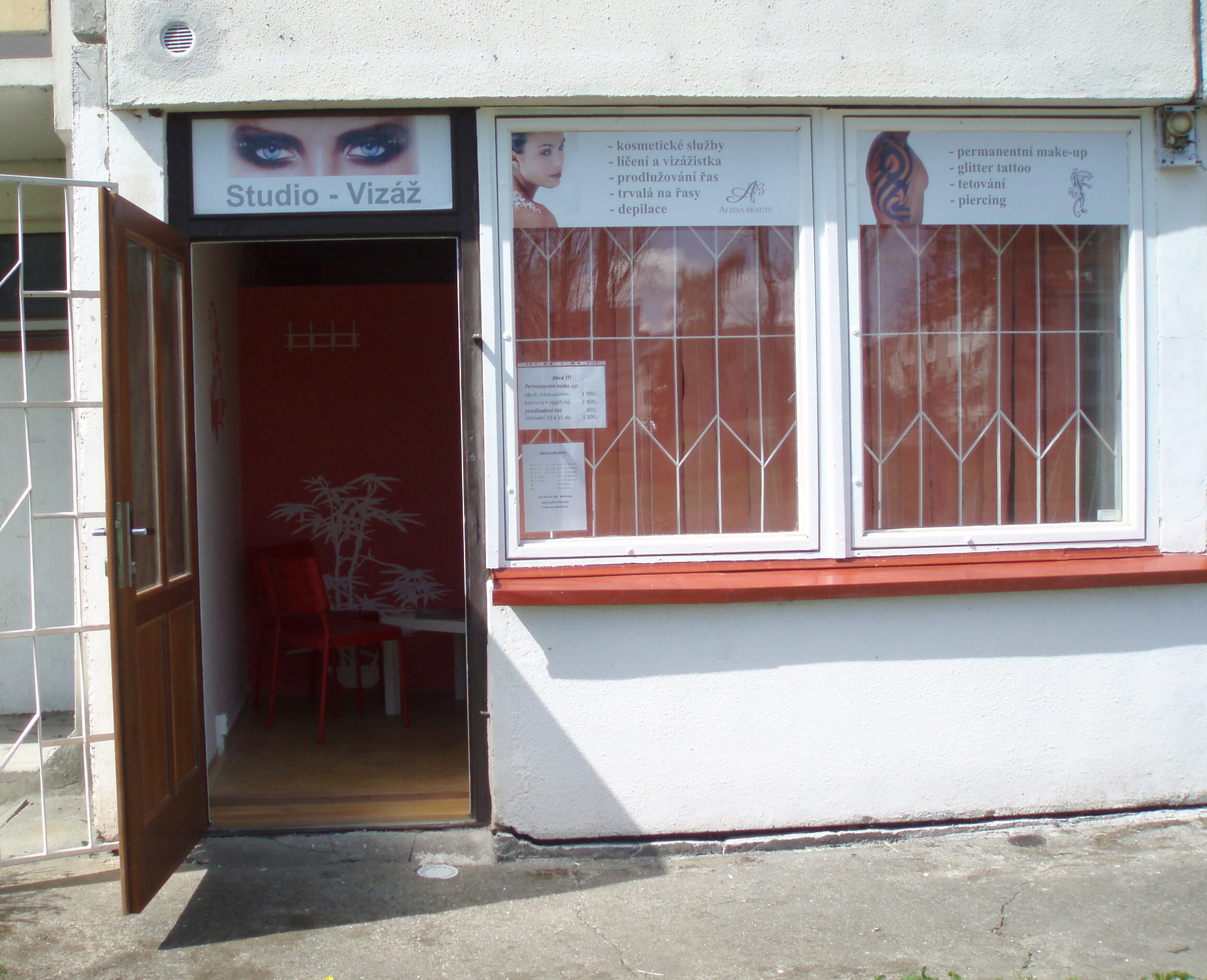 Nováková Michaela Amstaff tattoo