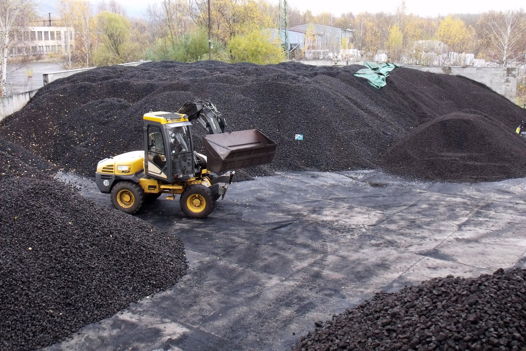 UHELNÉ SKLADY - Hlaváč, spol. s r.o. foto 3