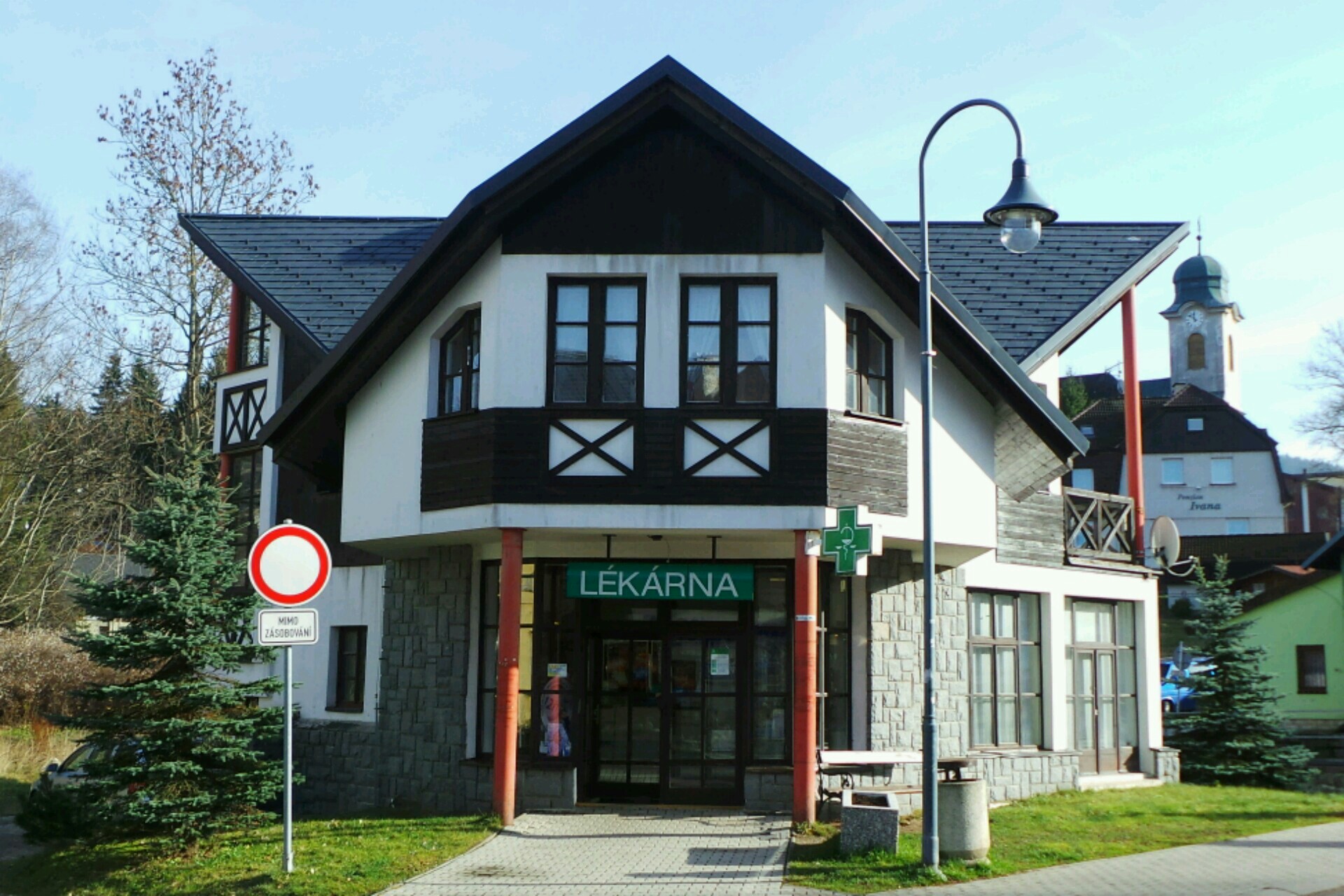 LÉKÁRNA HARRACHOV, s.r.o.