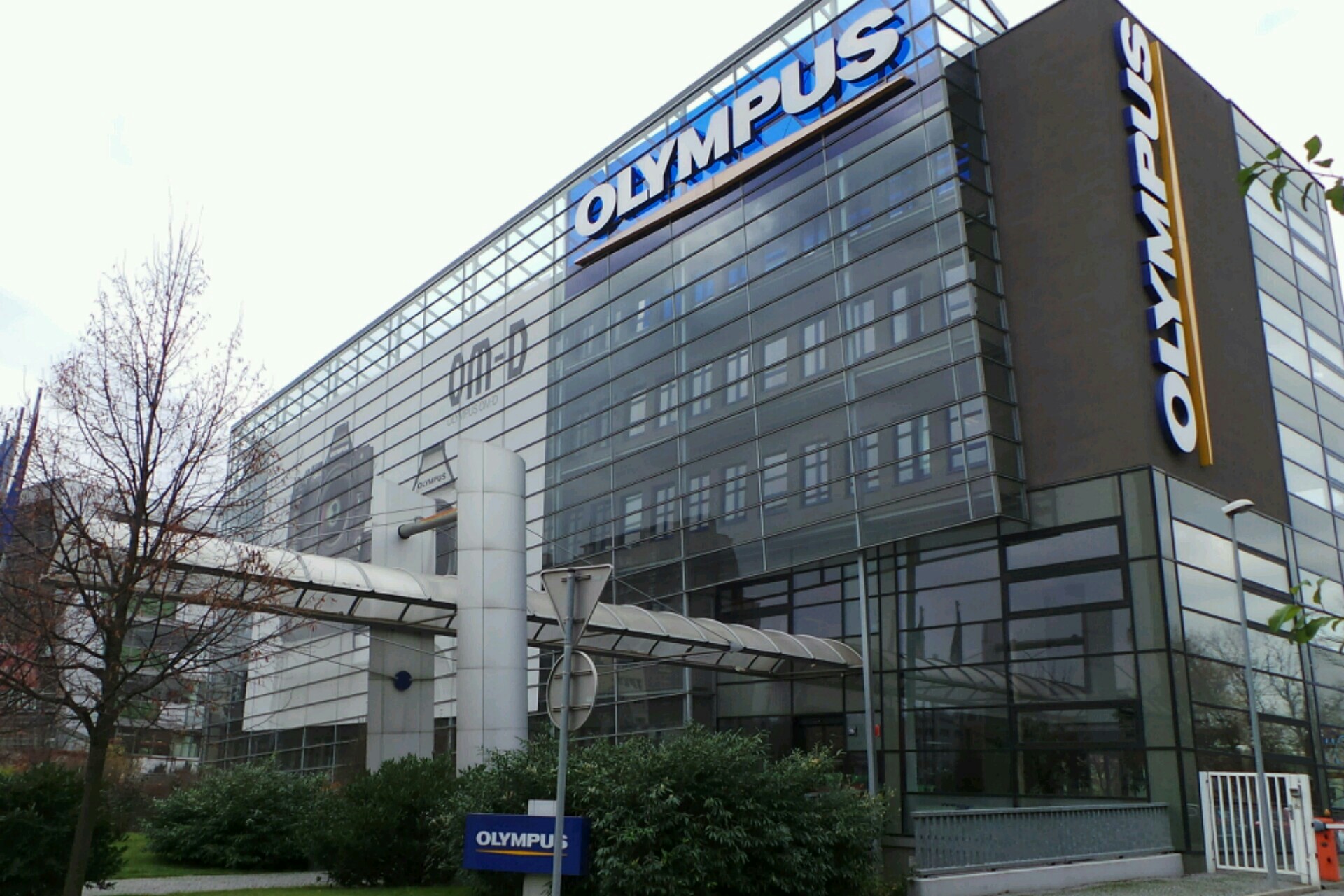 OLYMPUS