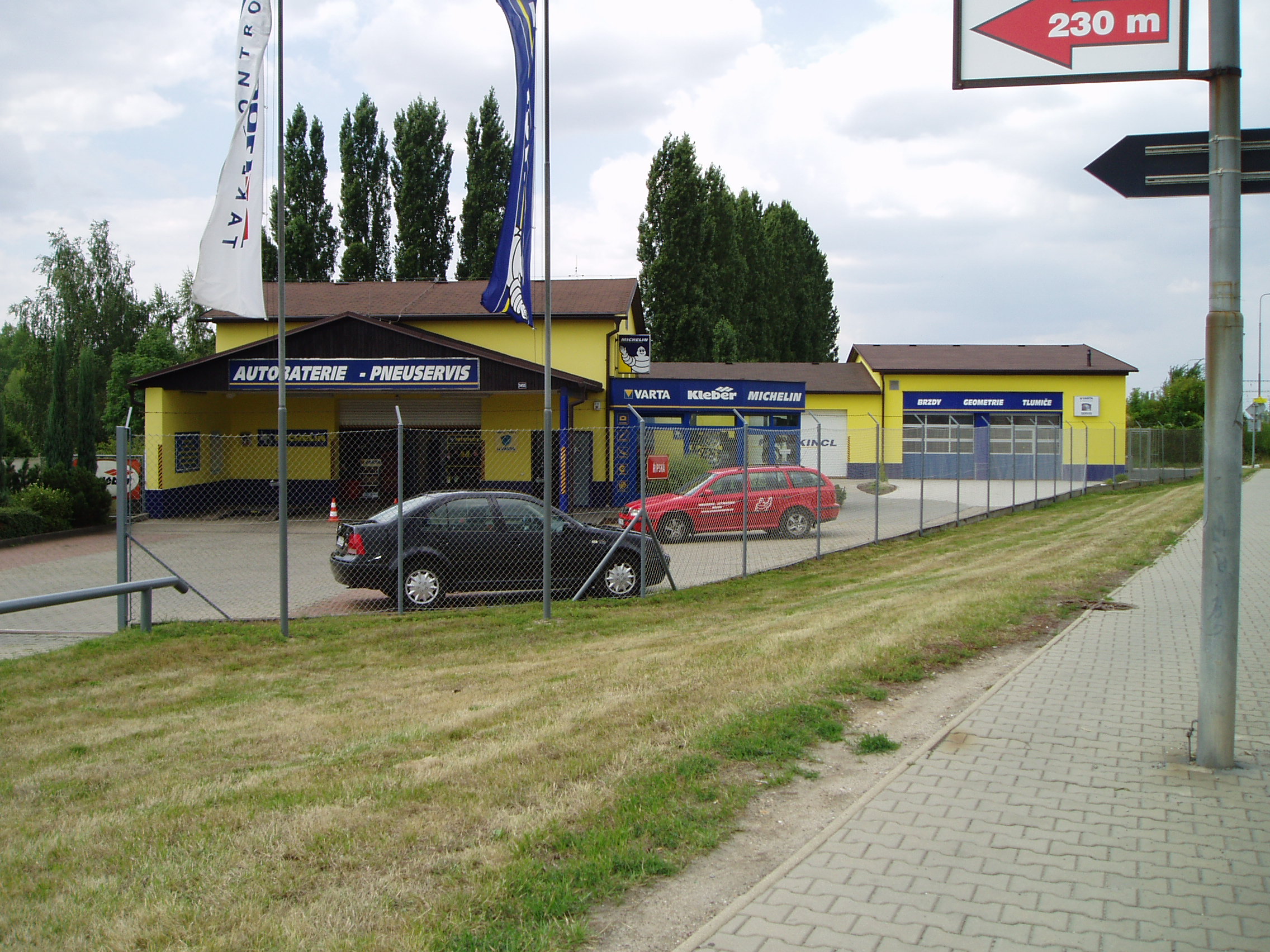 Radek Kincl - AUTO & PNEUSERVIS foto 2