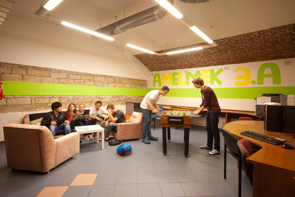 Karlínská obchodní akademie foto 5