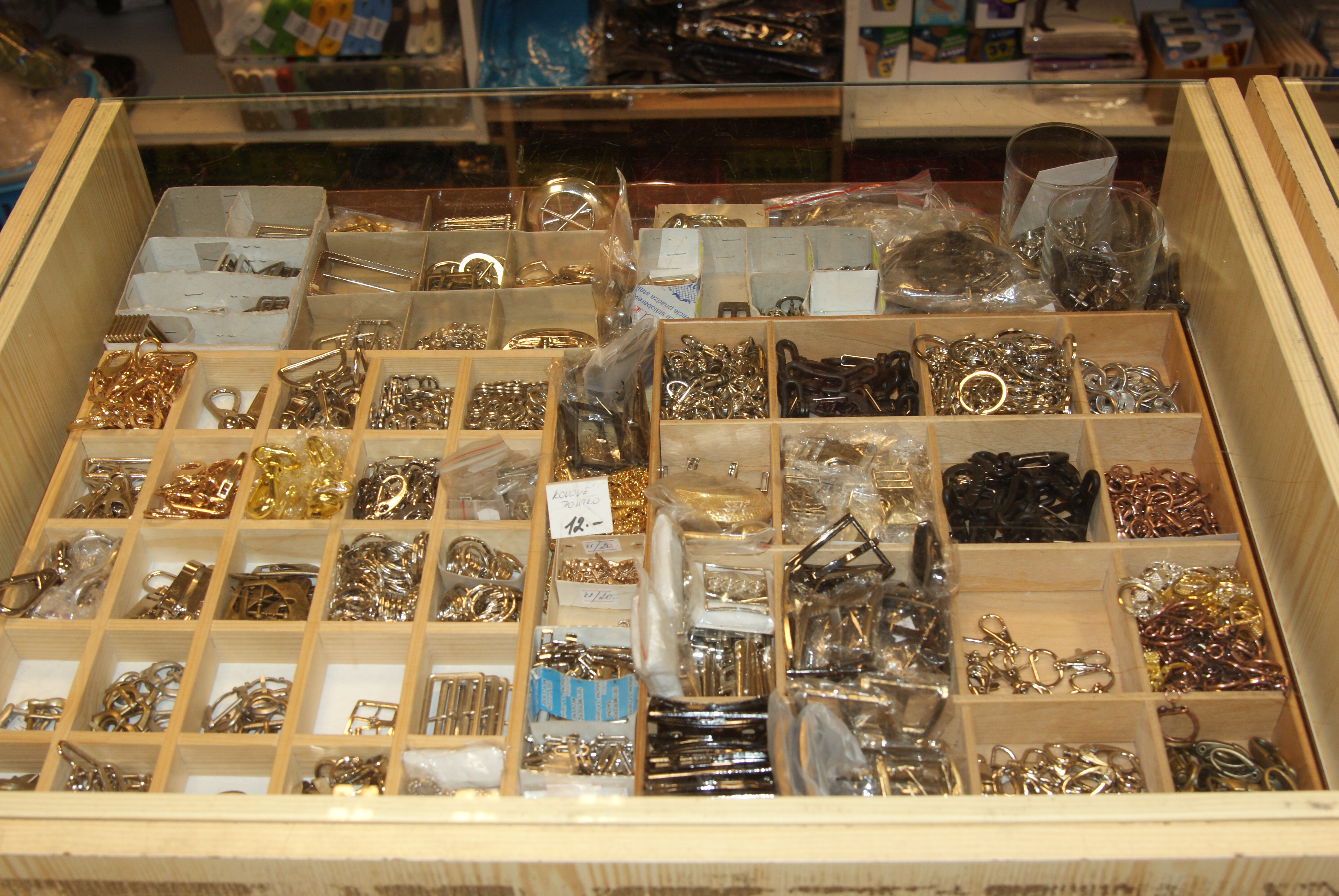 Švadlenka- GALANTERIE Bivoj KOLÁŘ foto 3