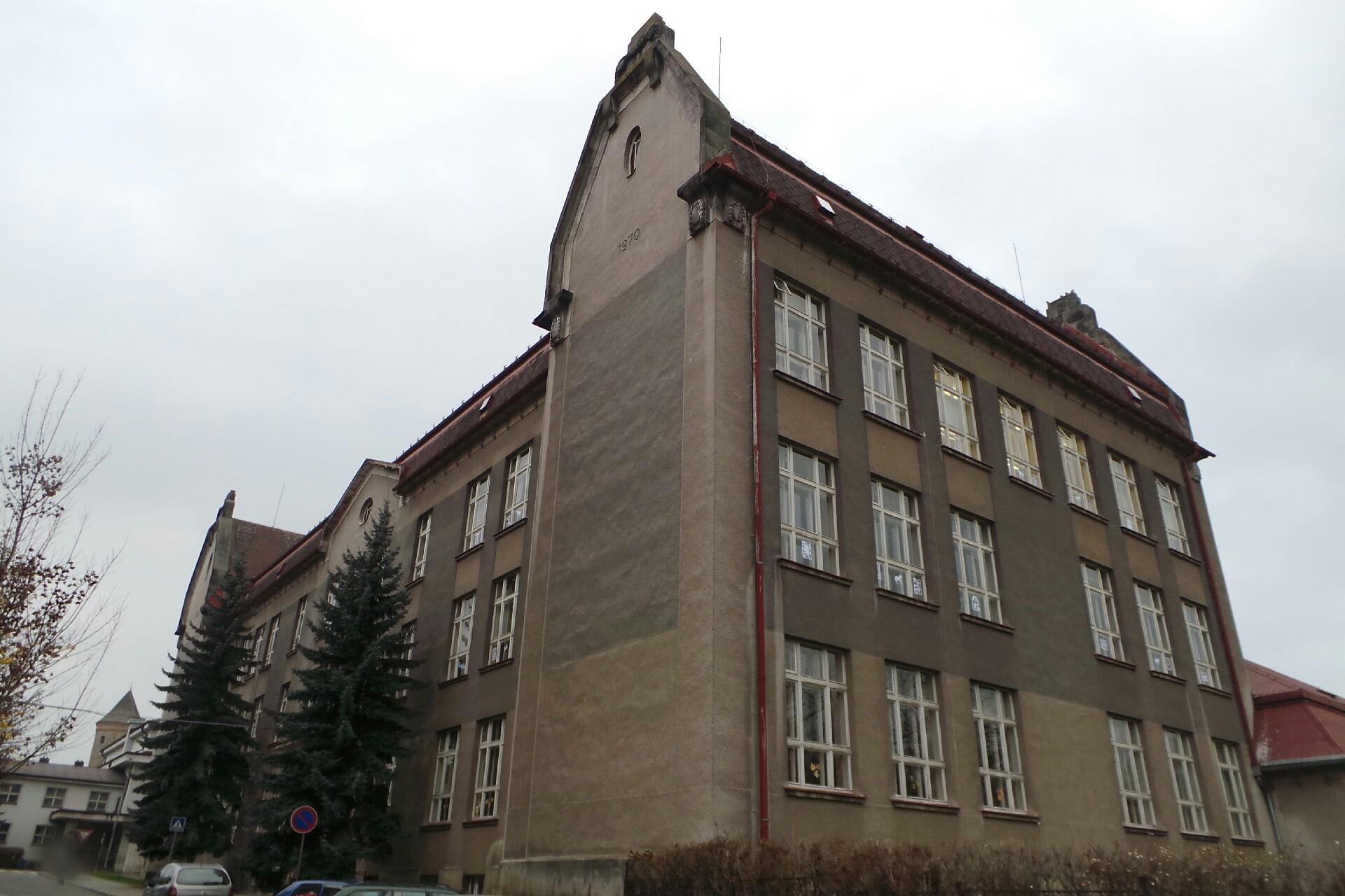 ZŠ Schulzovy sady, Dvůr Králové nad Labem