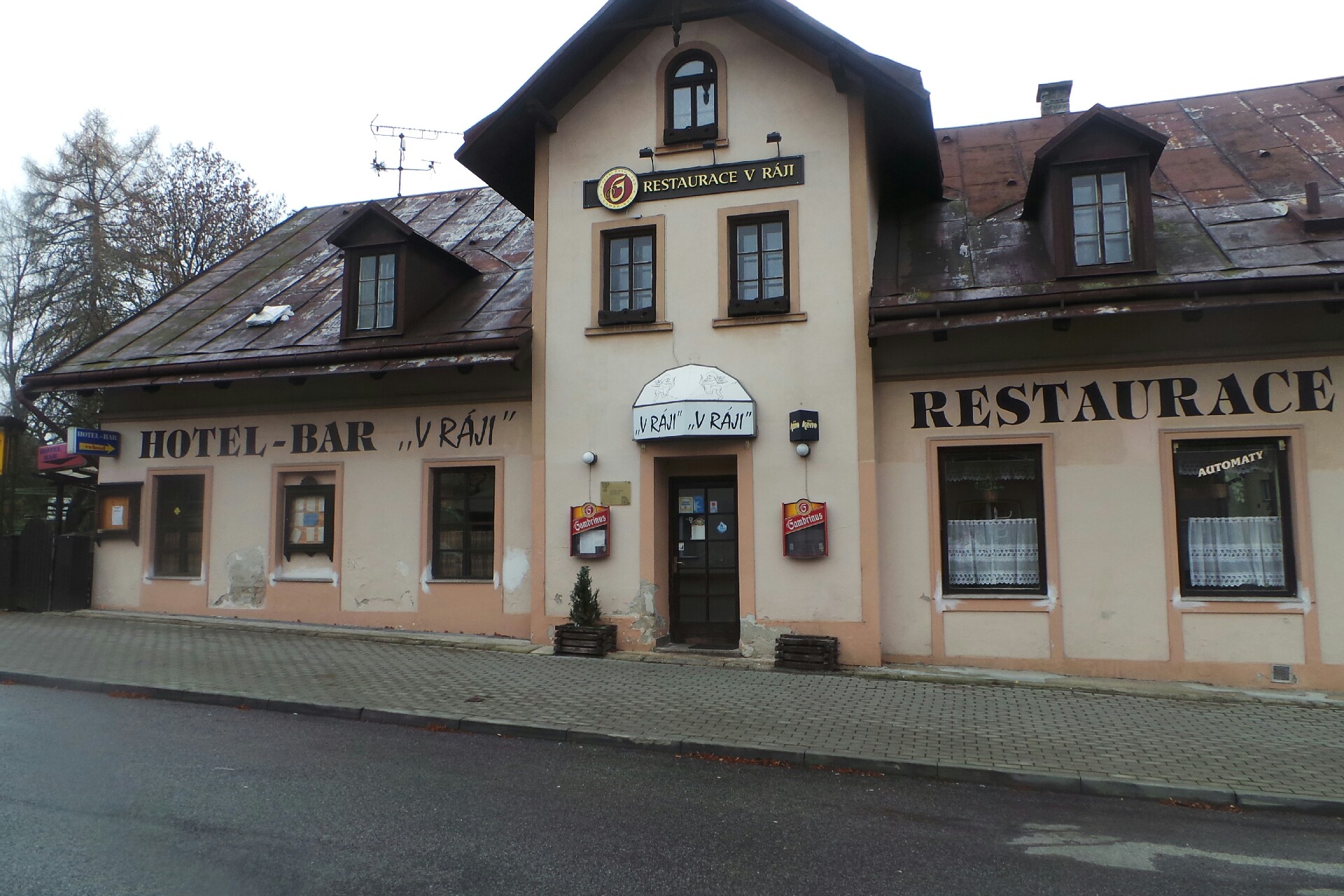 Hotel v Ráji