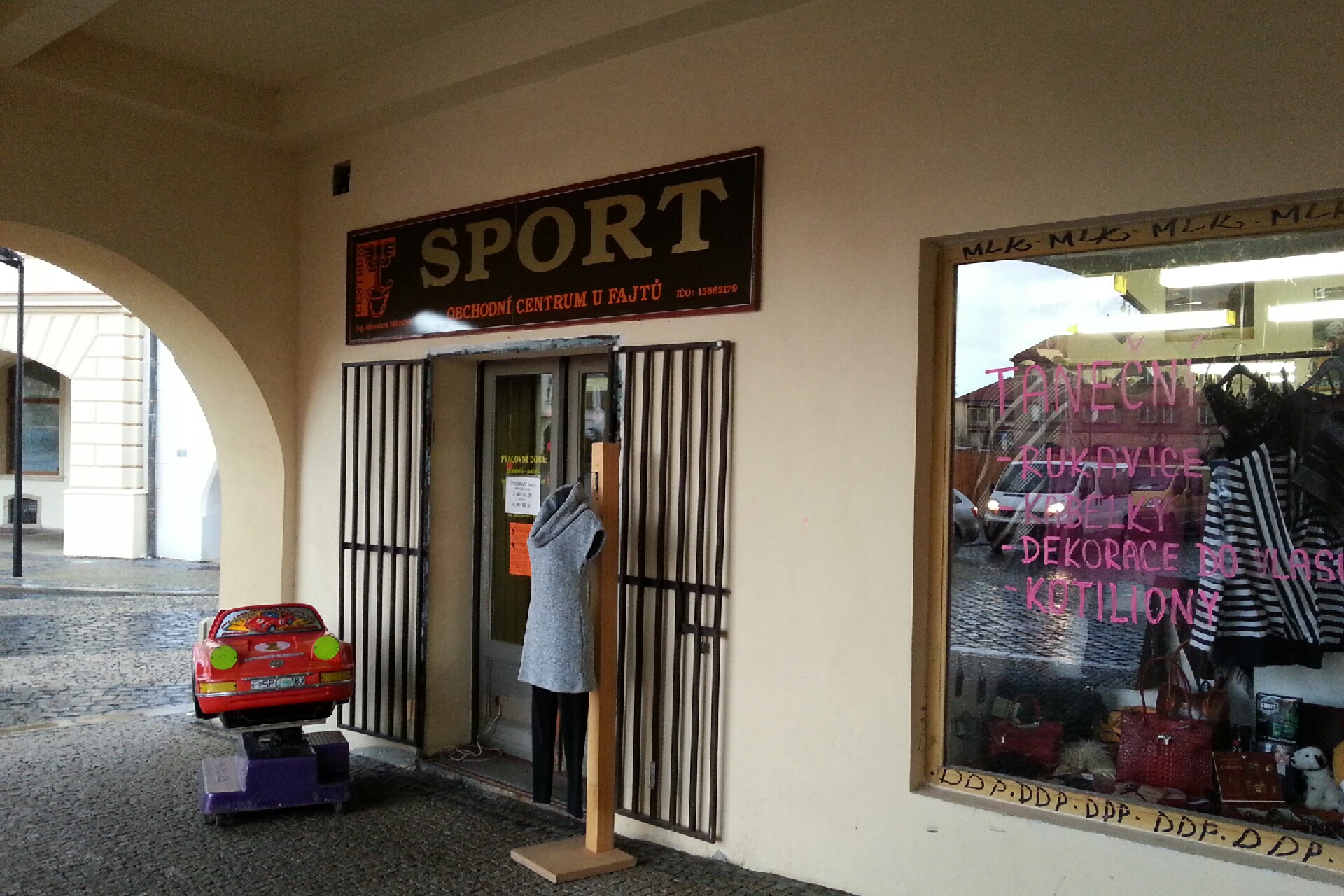 Obchodní centrum U Fajtů