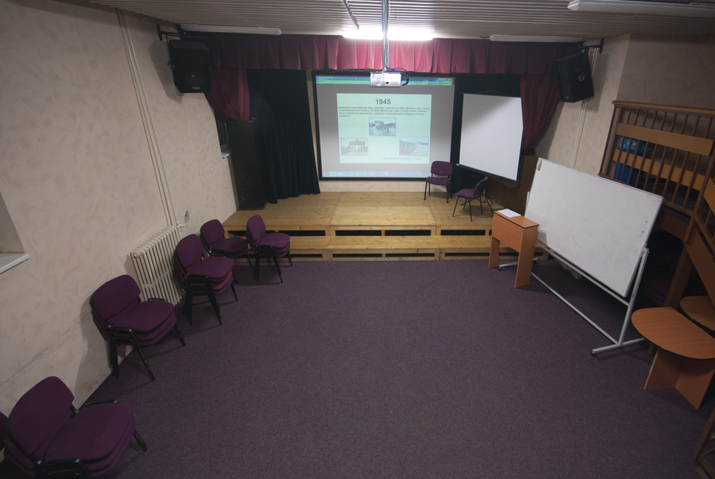 Karlínská obchodní akademie foto 3