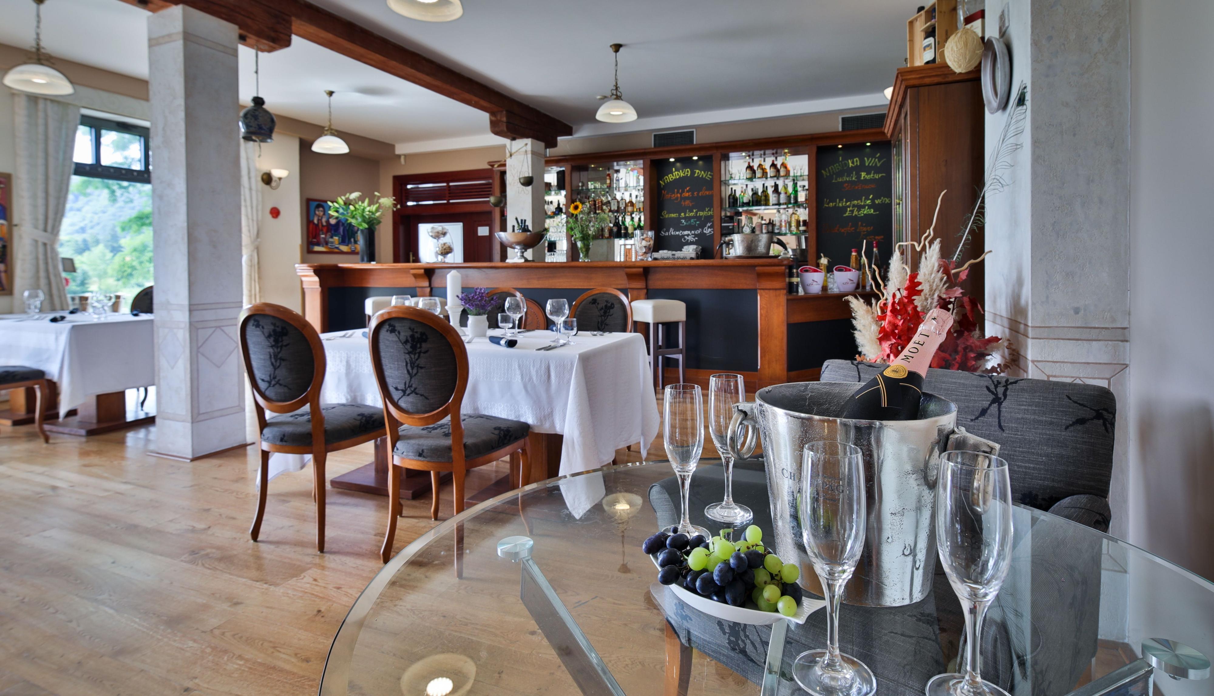 Grill Restaurant Mlýn Karlštejn foto 4