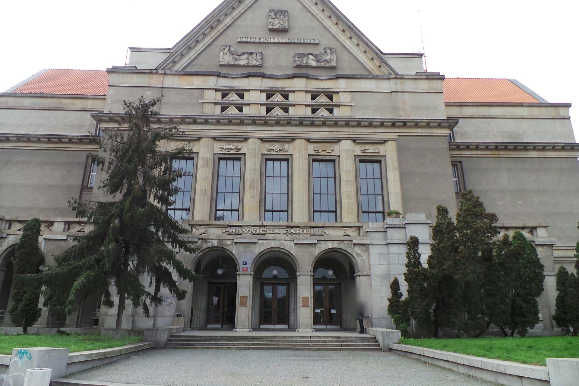 Katedra jazyků Právnické fakulty - Univerzita Karlova