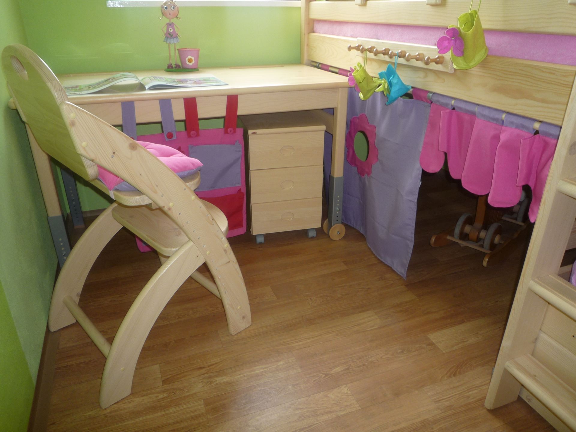 Nábytek z masivu DOMESTAV s.r.o. foto 2