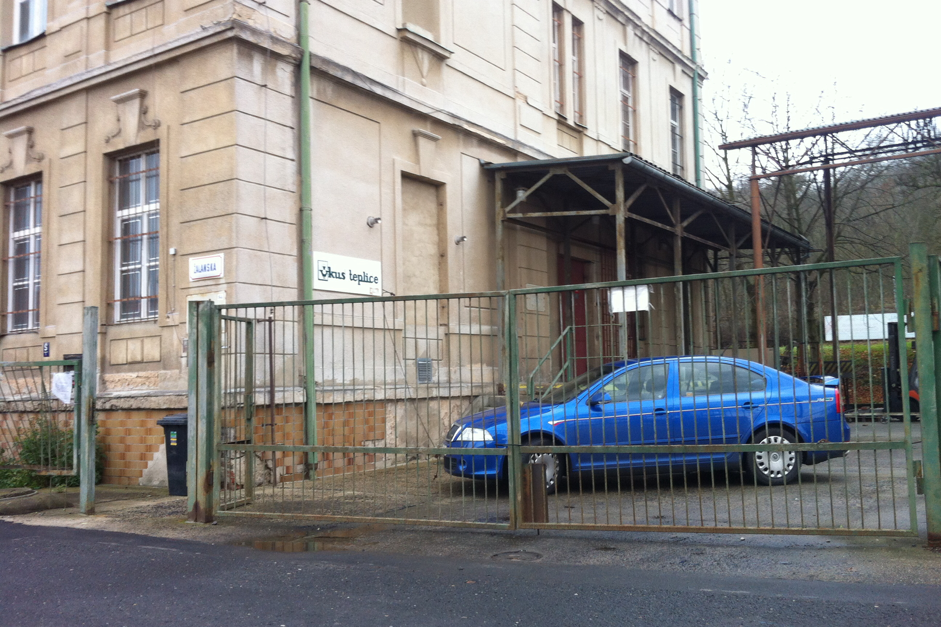 VKUS TEPLICE - oděvní družstvo